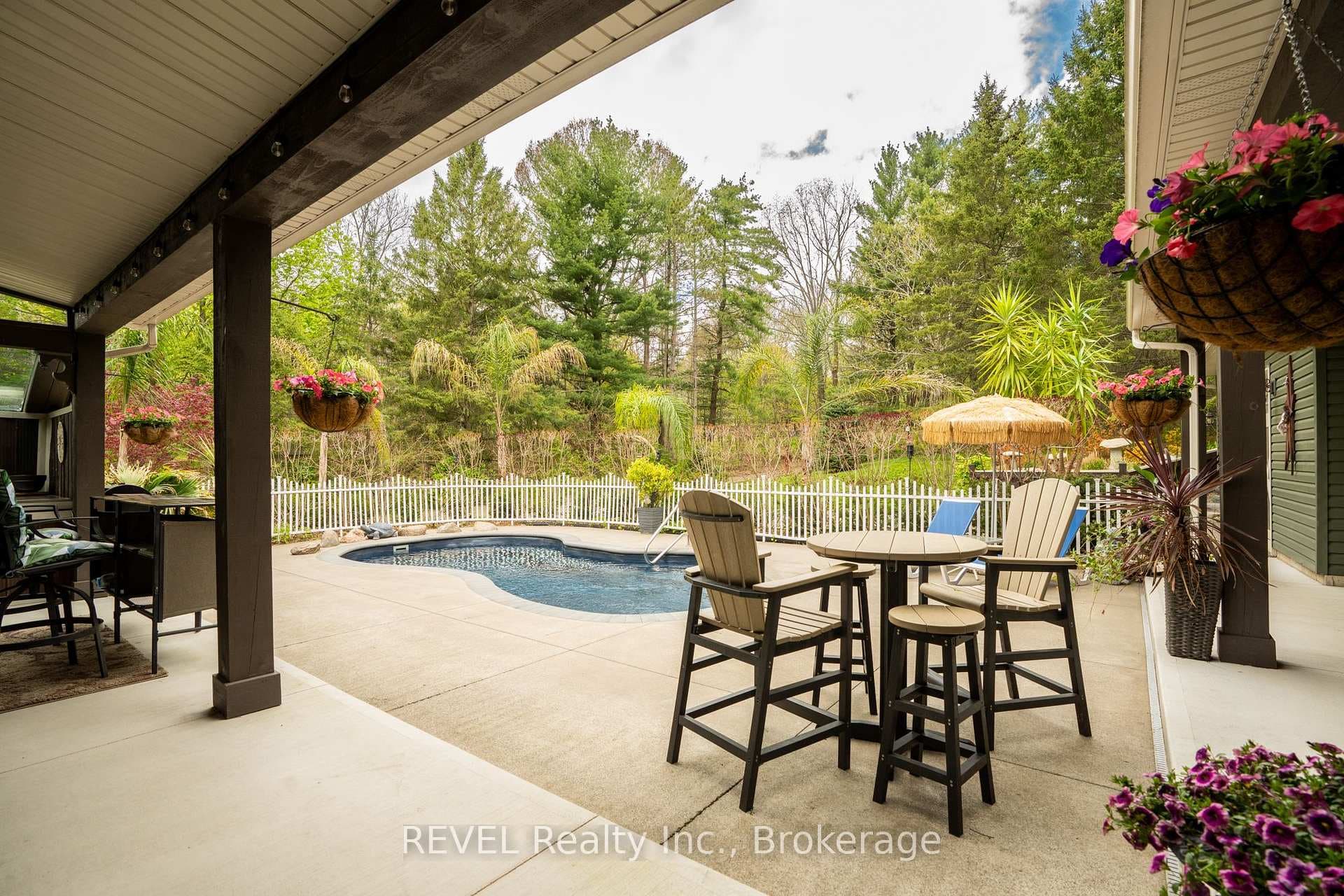 573 CANBORO Road photo 39