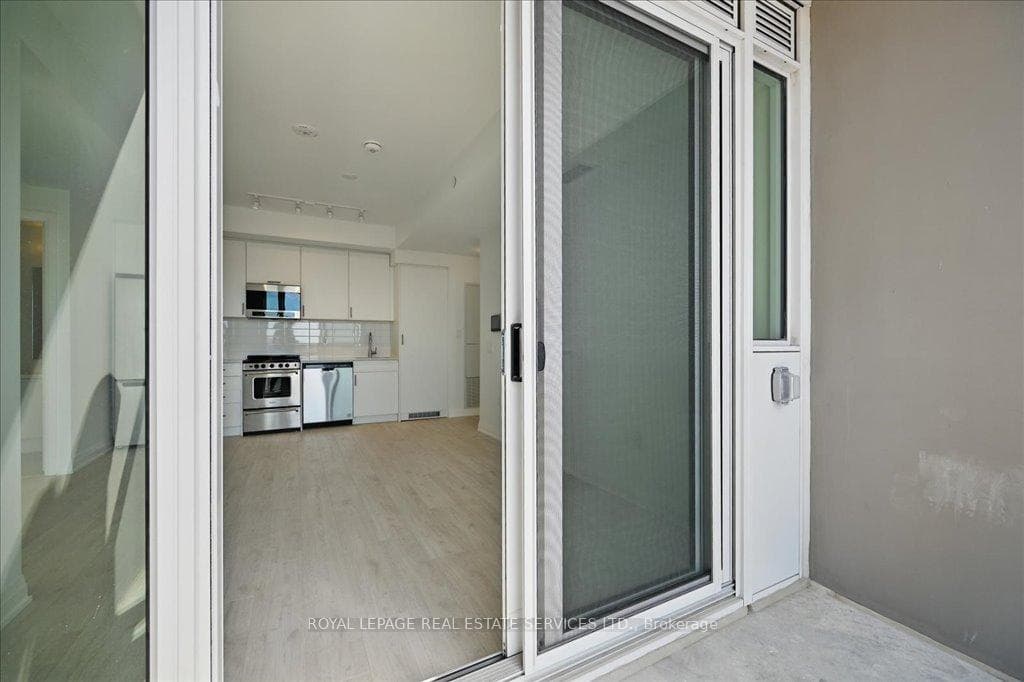 412 Silver Maple Road Unit 618 photo 22
