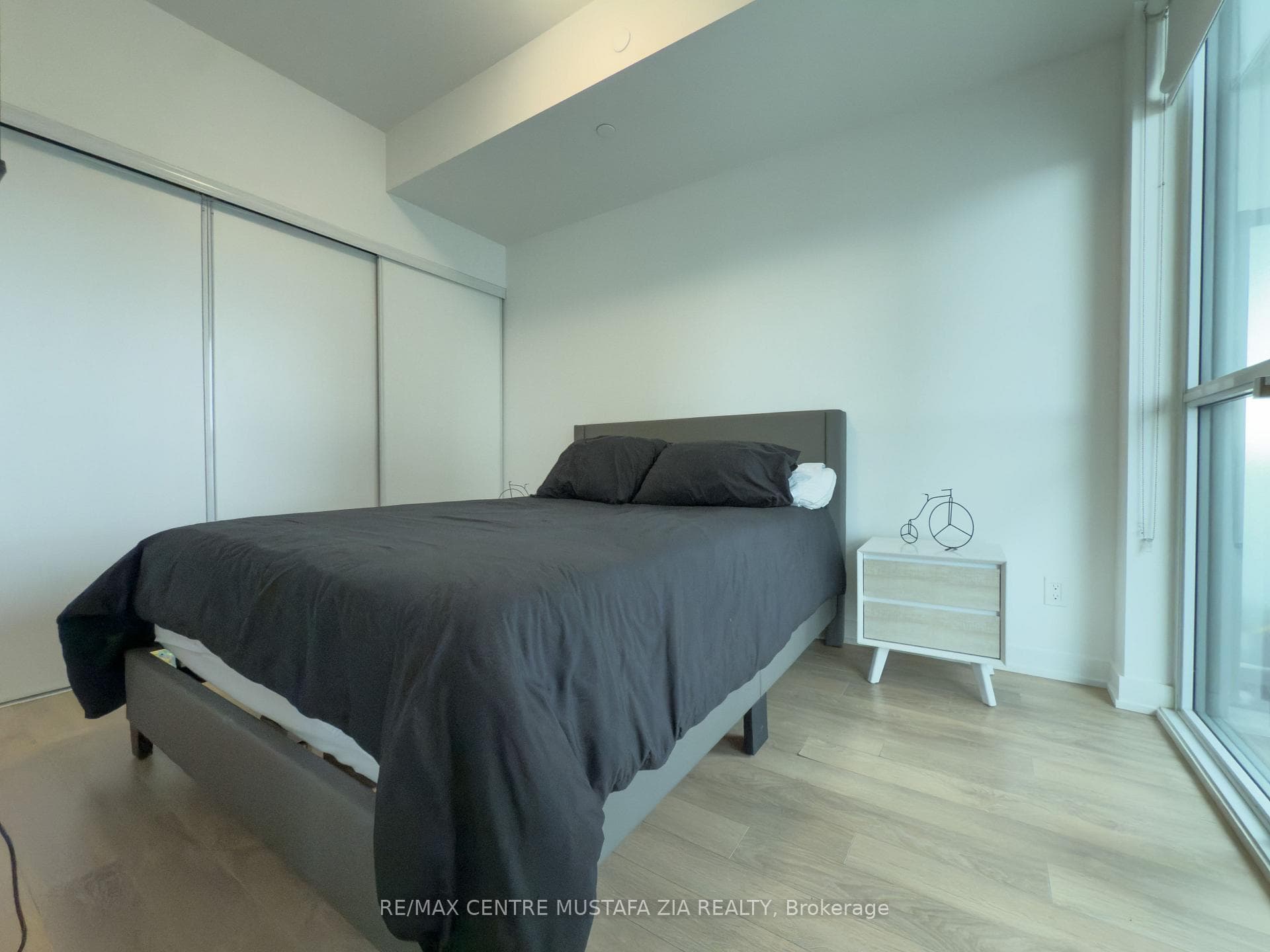 50 Ordnance Street Unit 2703 photo 15