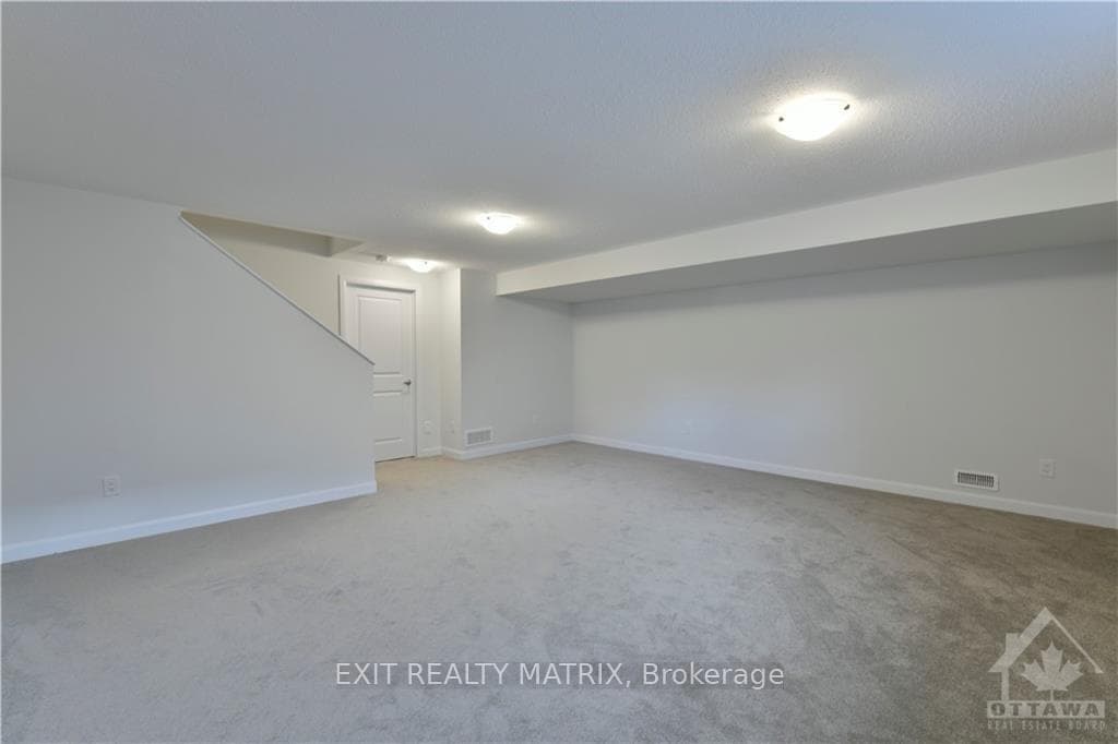 752 CASHMERE Terrace photo 25