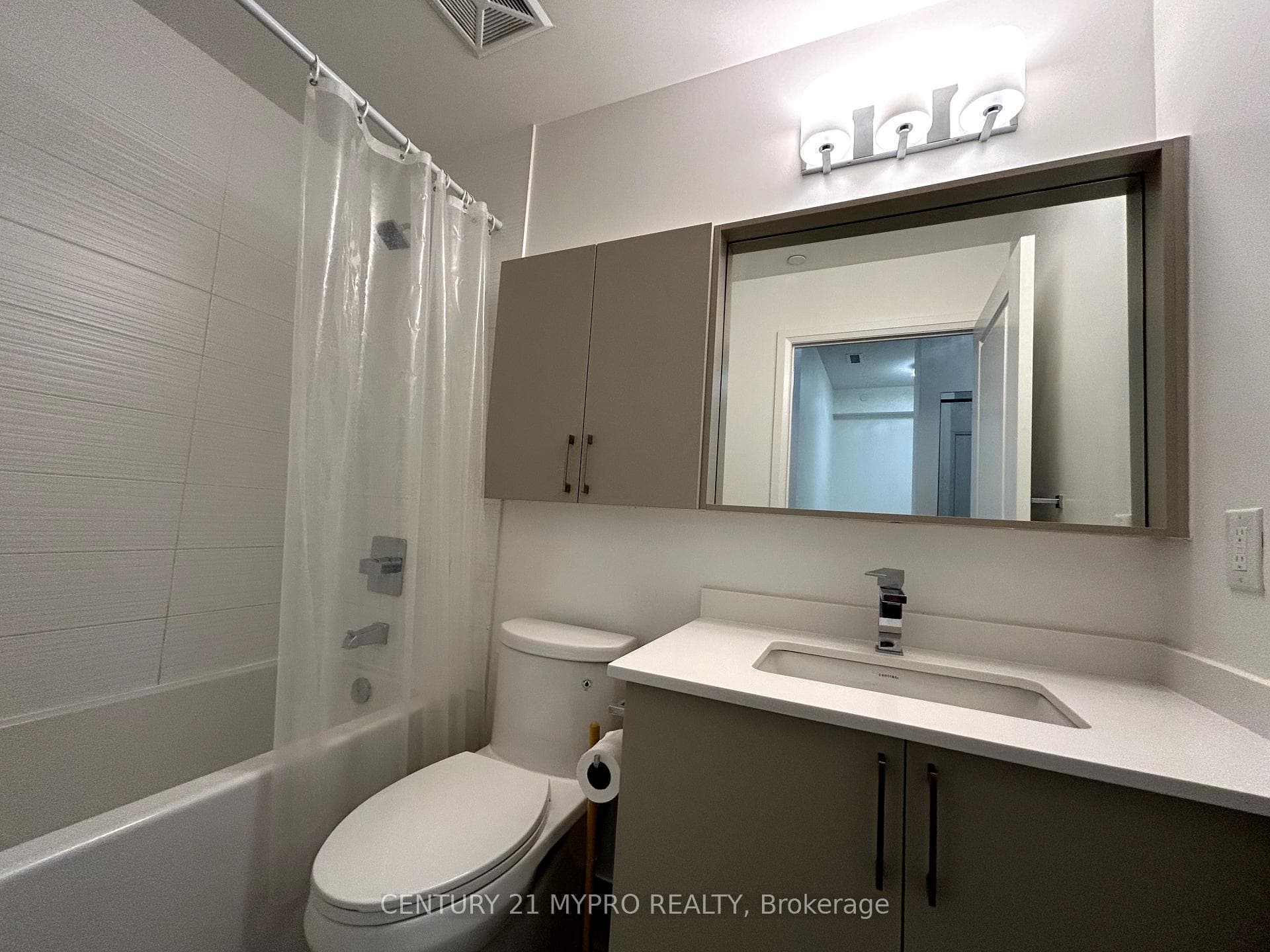 591 Sheppard Avenue Unit 526 photo 8