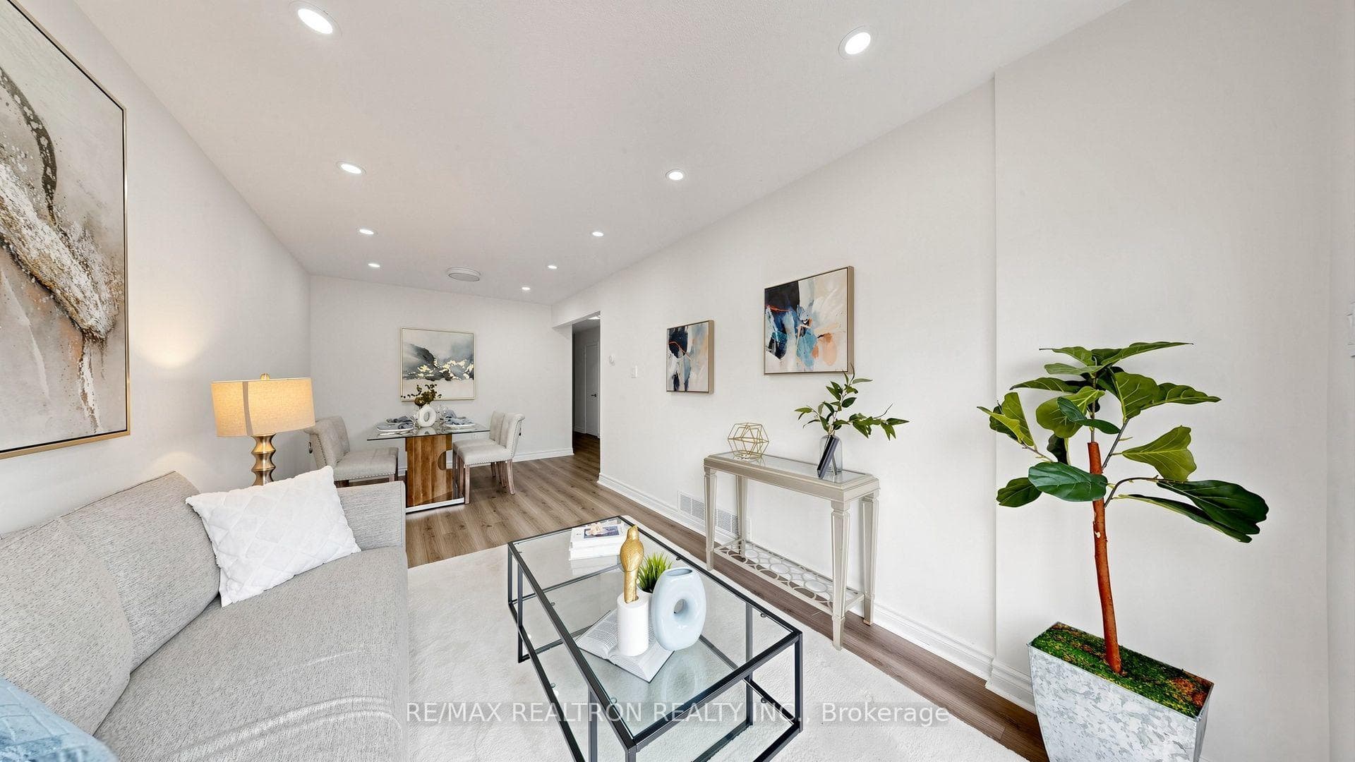 64 Dunbar Crescent photo 8