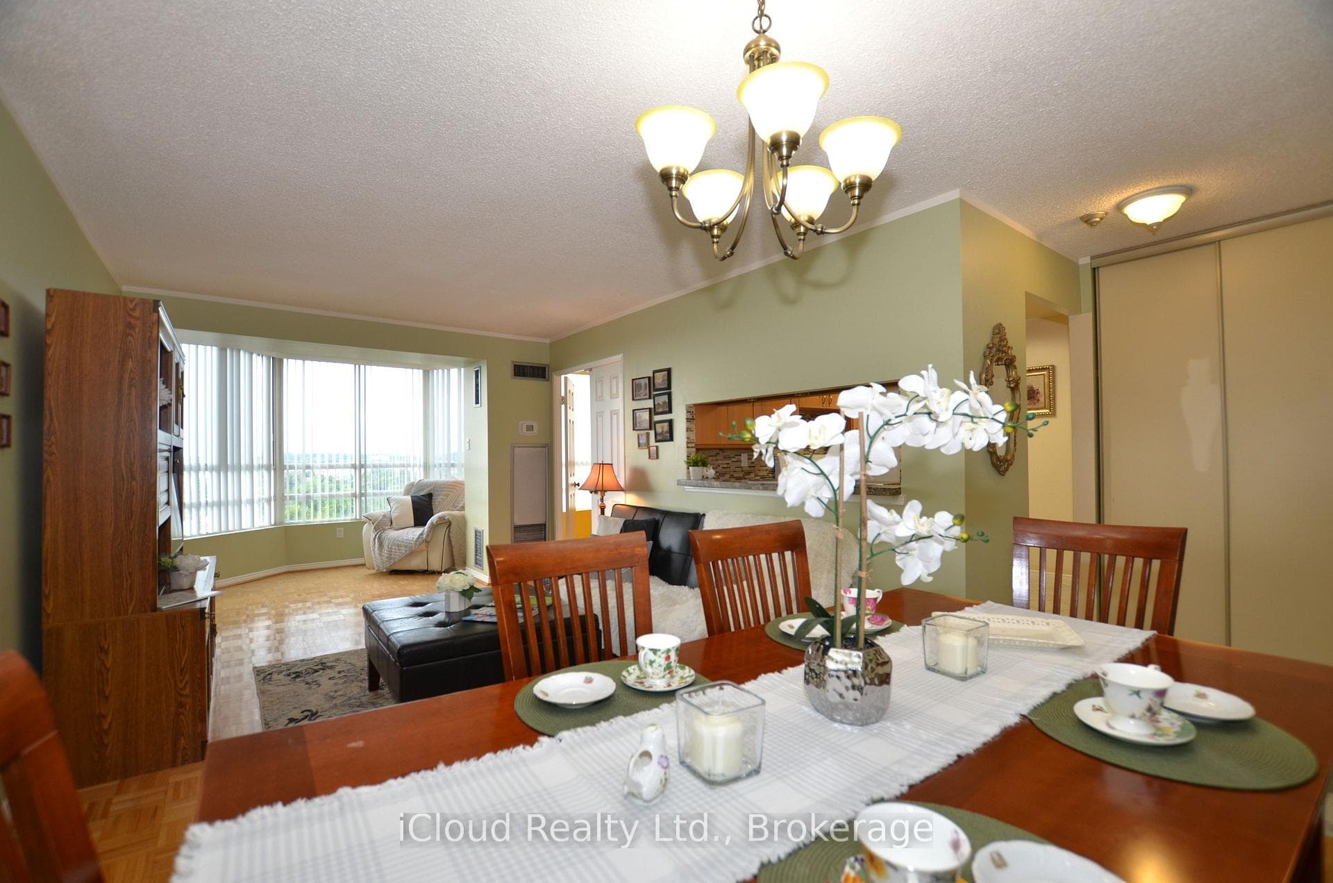 50 Kingsbridge Garden Circle Unit 915 photo 16