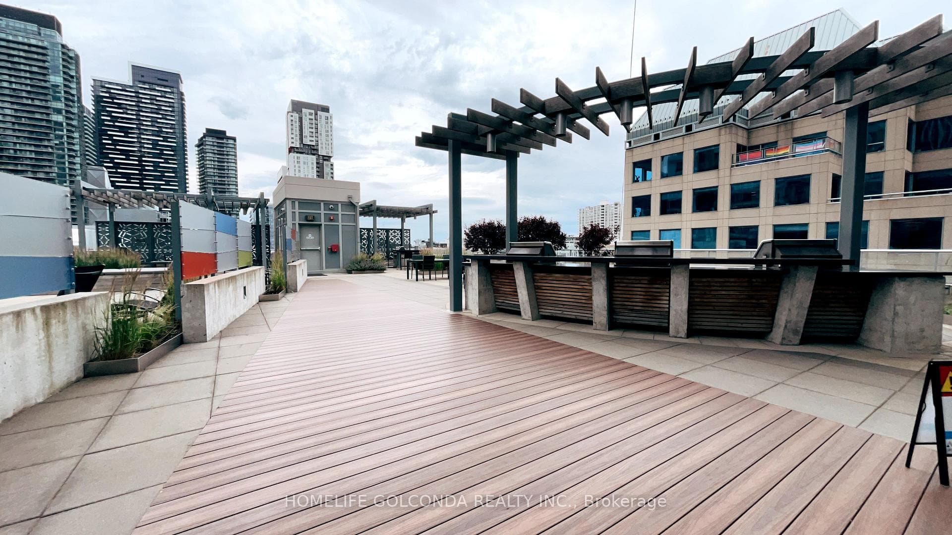Rooftop garden with BBQ