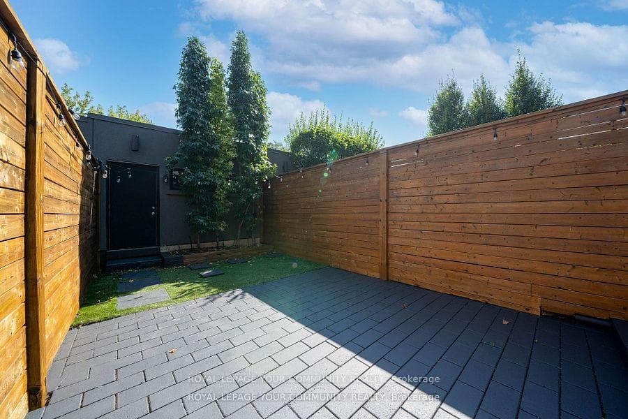 257 Roxton Road photo 35