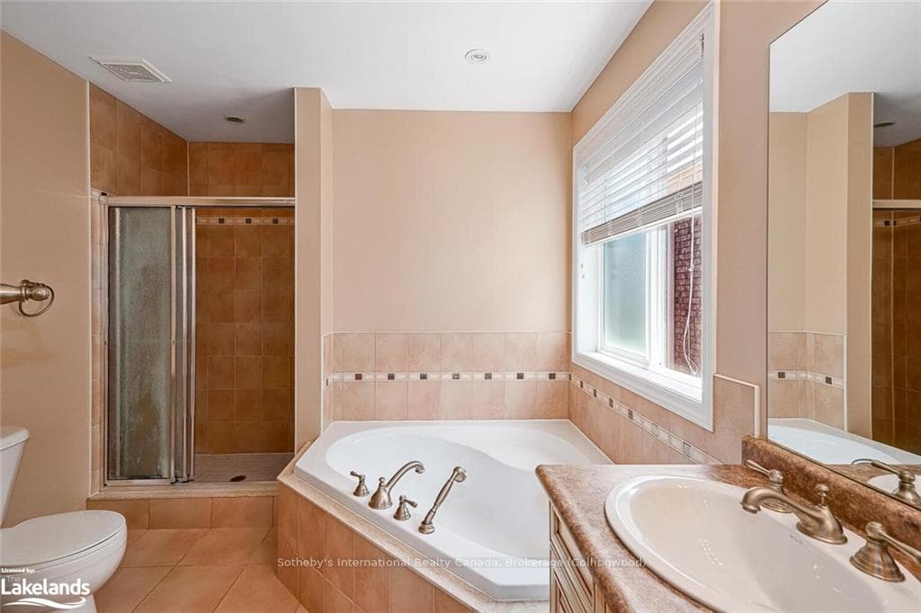 111 SELINE Crescent photo 15