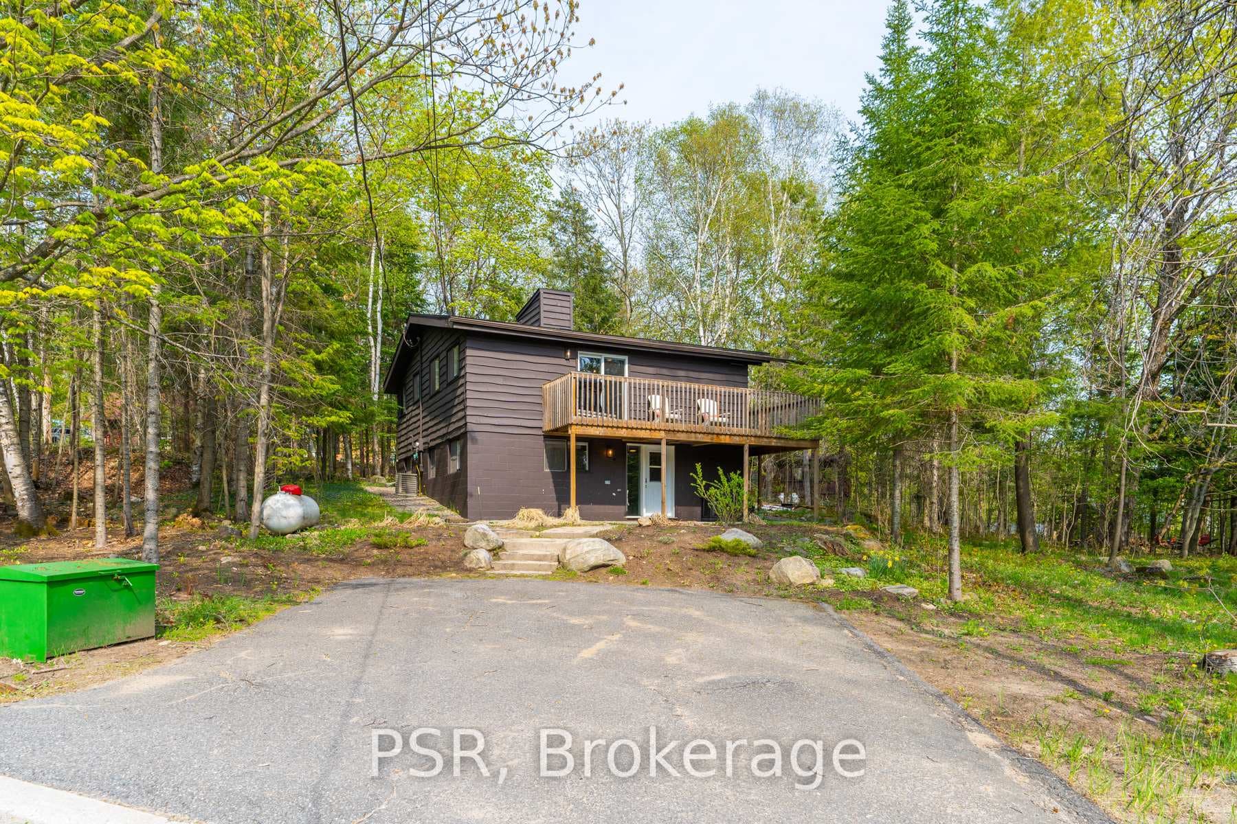 191 Chalet Crescent photo 3