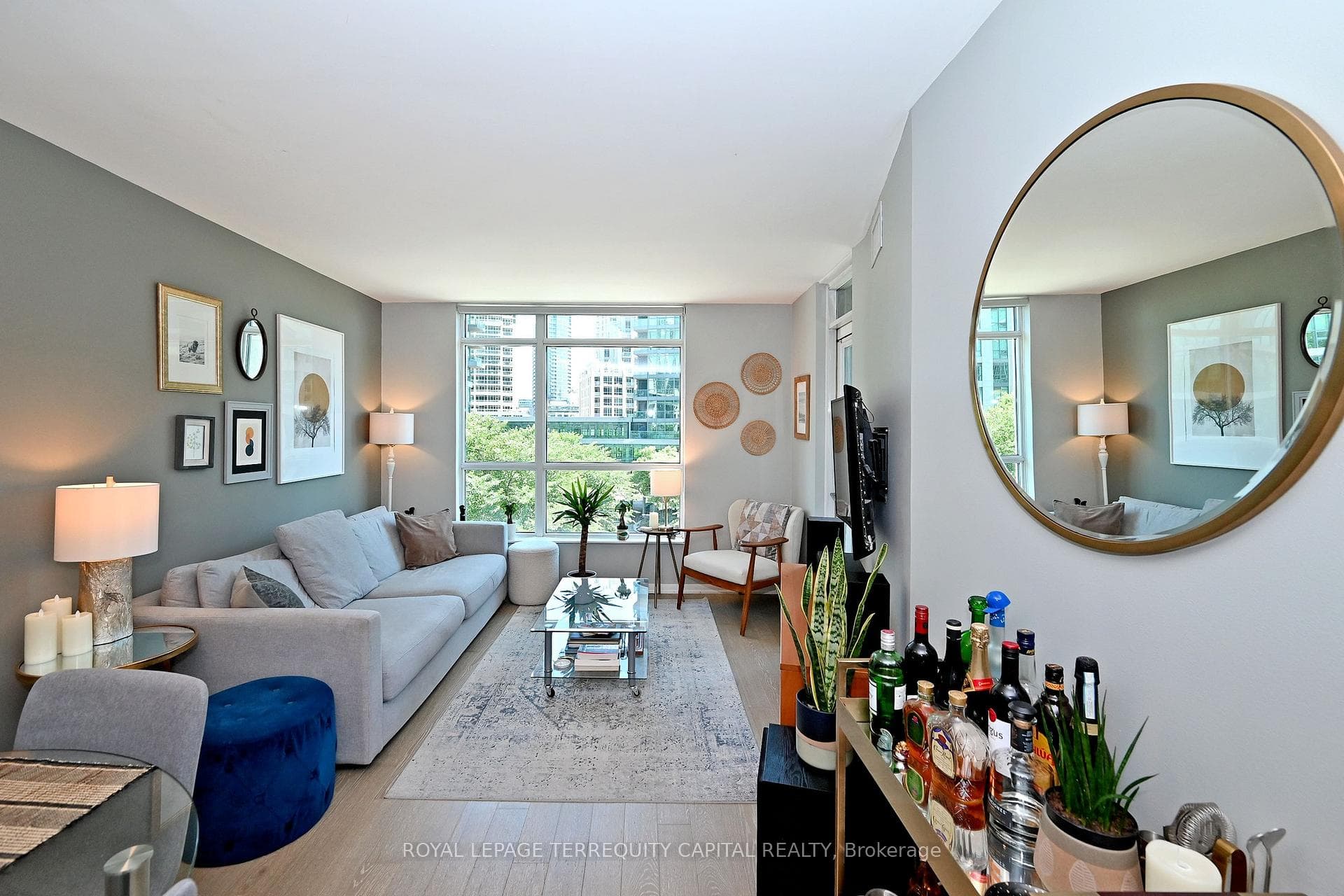219 Fort York Boulevard Unit 405 photo 16