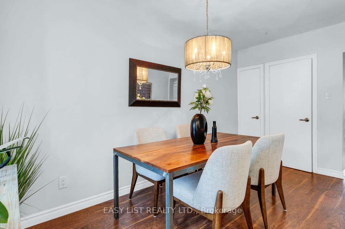 2368 Queen Street Unit 15 photo 7