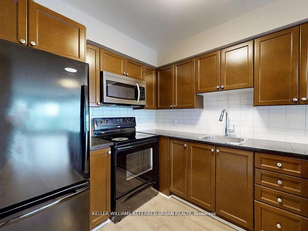 125 Village Green Square Unit 1609 photo 13