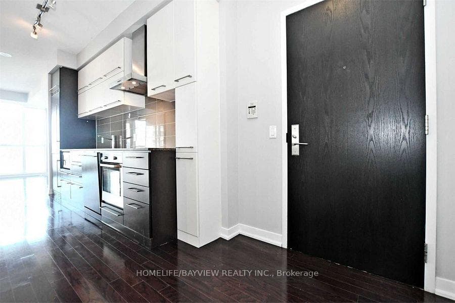 770 Bay Street Unit 2402 photo 31