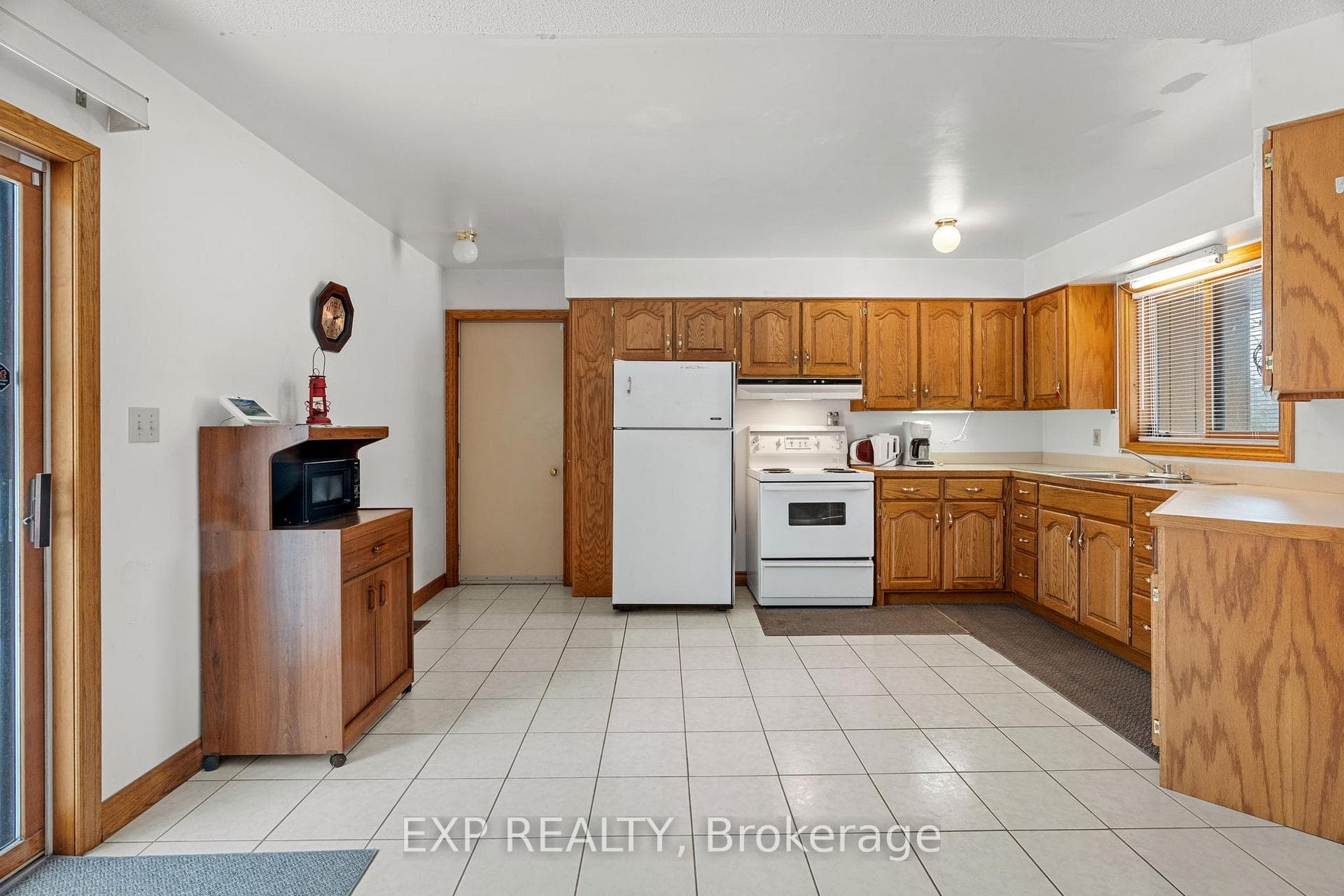 10016 Knight Road photo 8