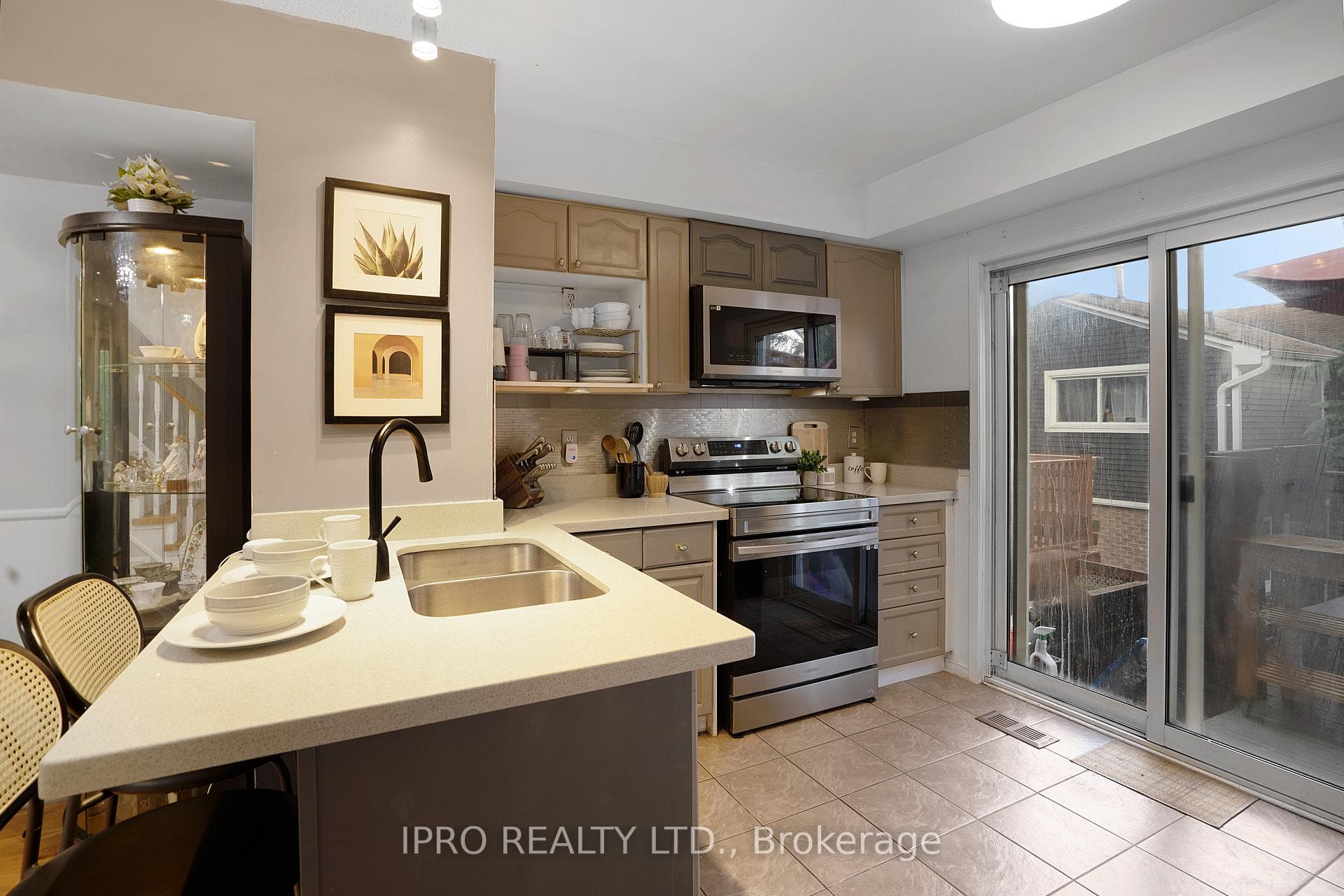 189 Galloway Road Unit 31 photo 11