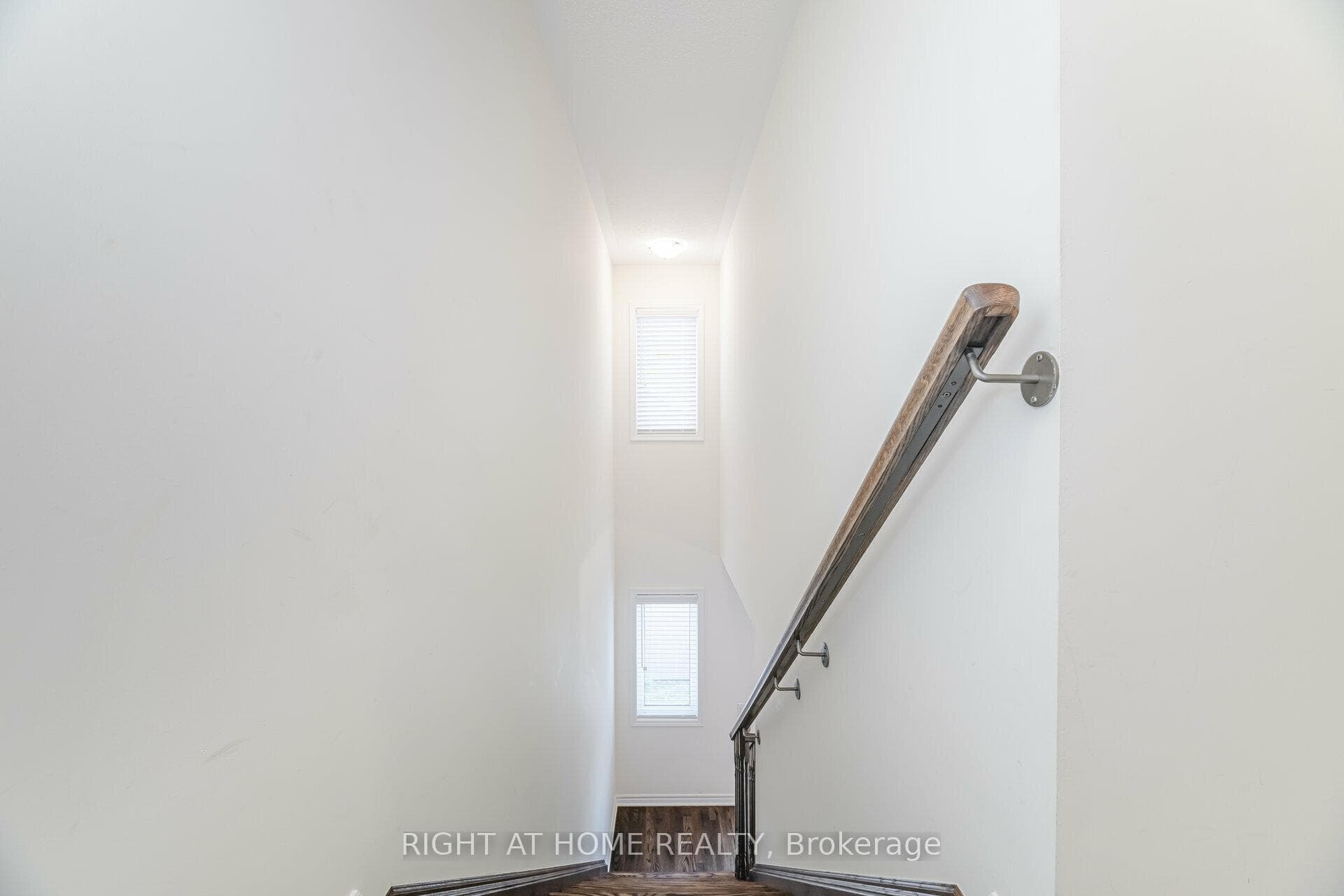 908 Sumac Gardens photo 22