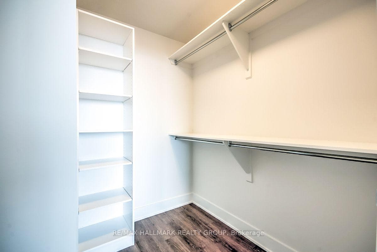Walk-in closet