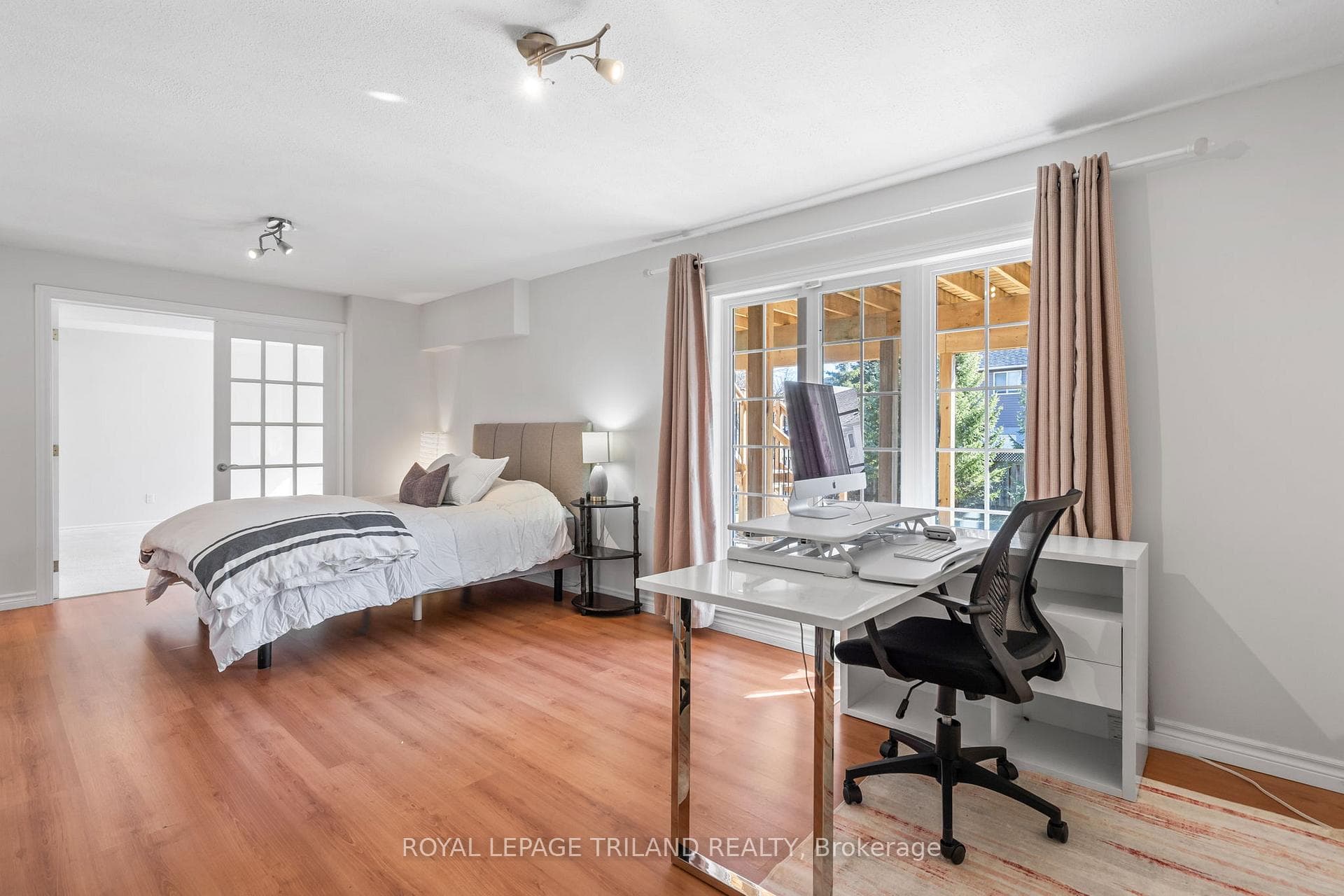 280 Richmeadow Road photo 38