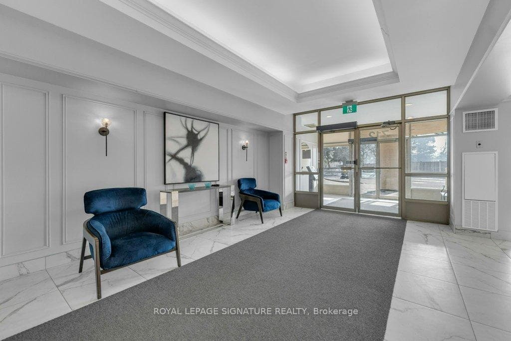 712 Rossland Road Unit 1106 photo 4
