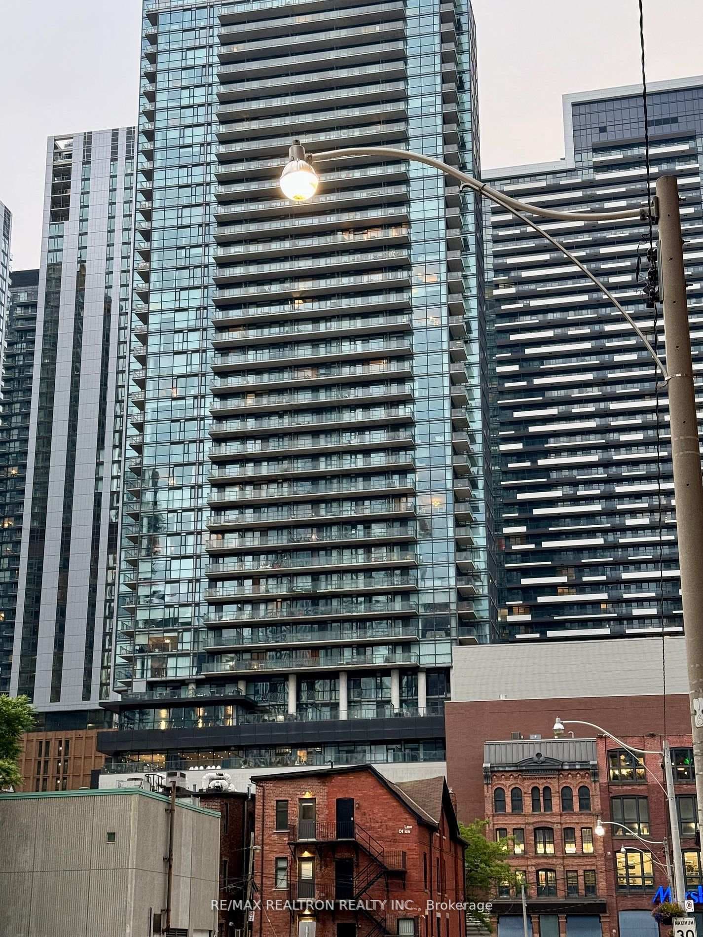 290 Adelaide Street Unit 1607 photo 1