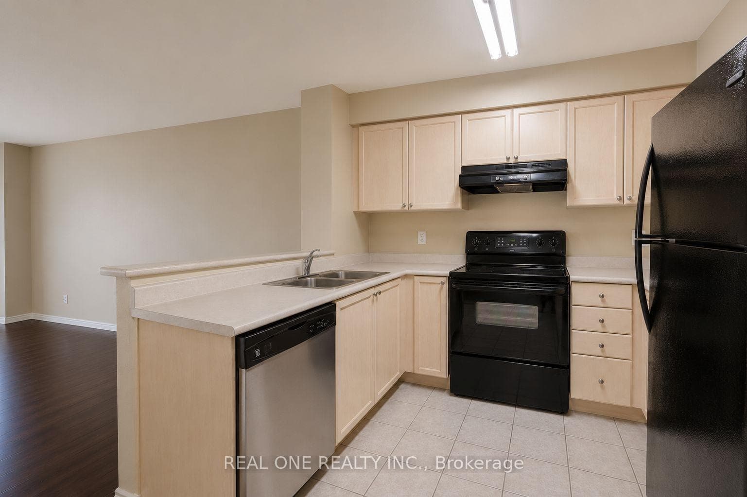 2545 Erin Centre Boulevard Unit 1605 photo 3