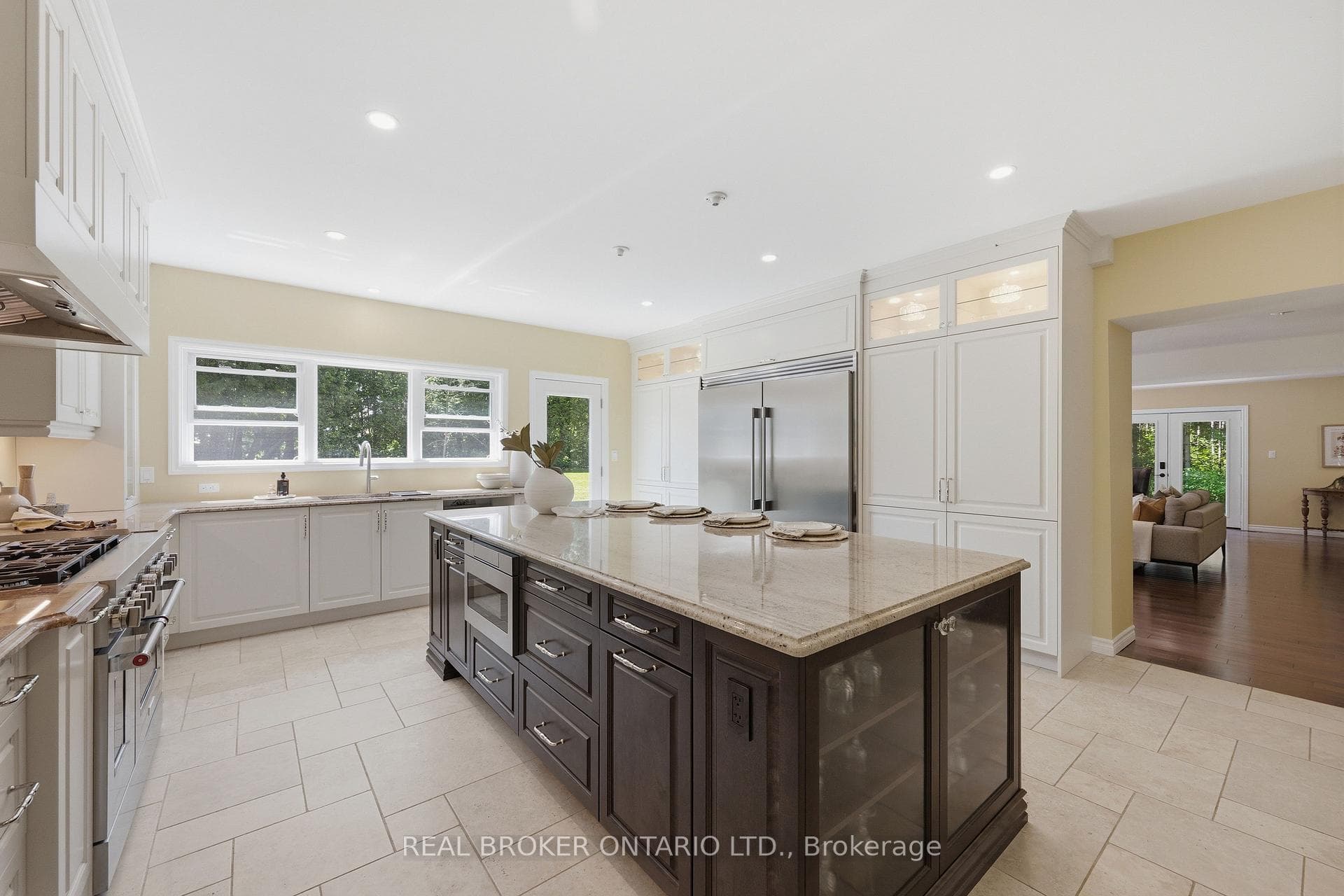 Spacious and functional kitchen