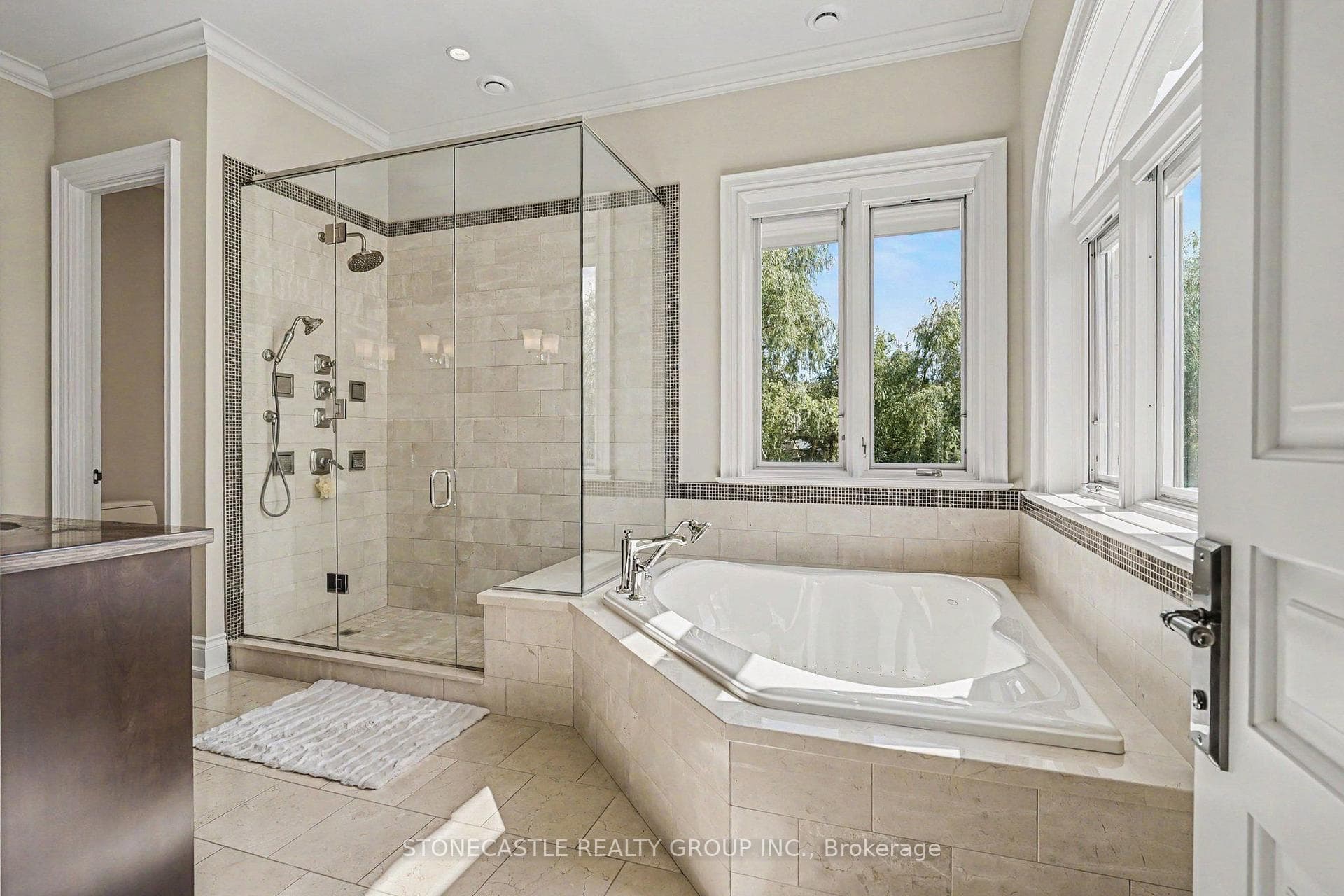 4 Sugarbush Lane photo 19