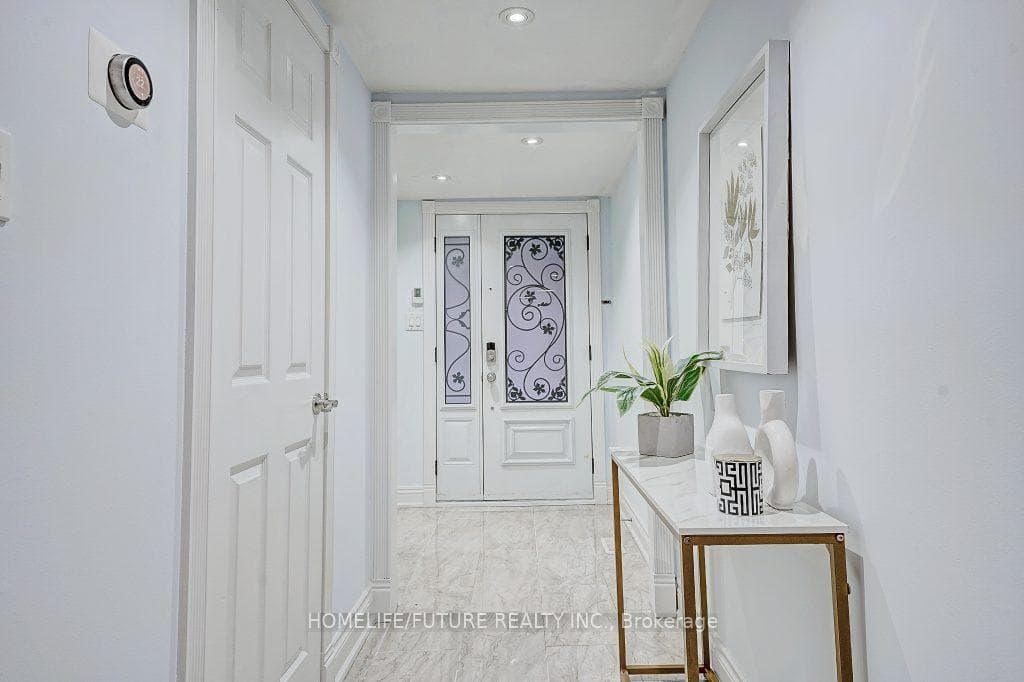 57 Roughfield Crescent photo 3