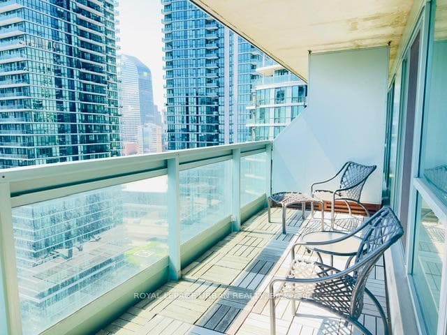10 Yonge Street Unit 2702 photo 27