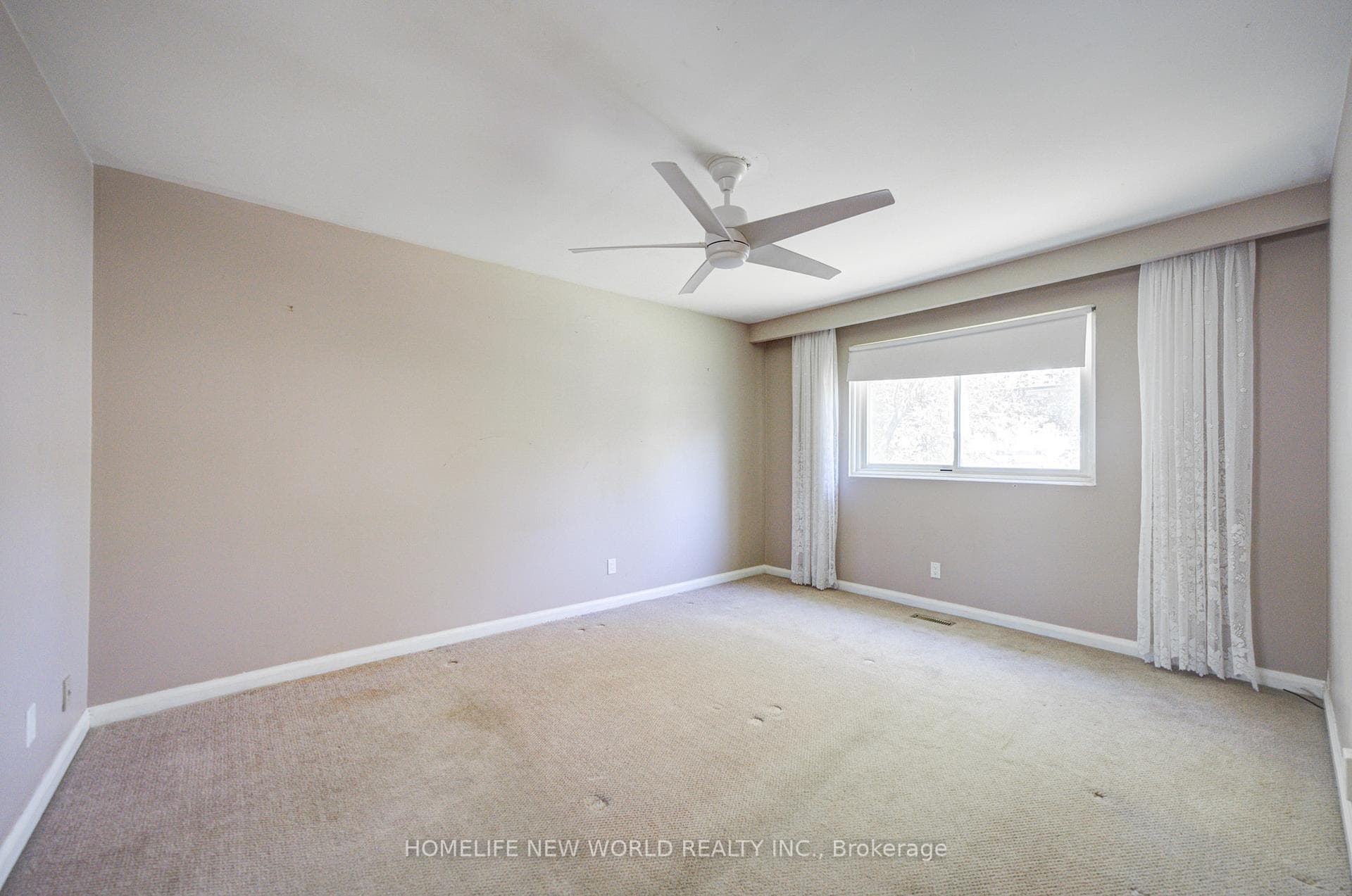 42 Hamilton Hall Drive photo 19
