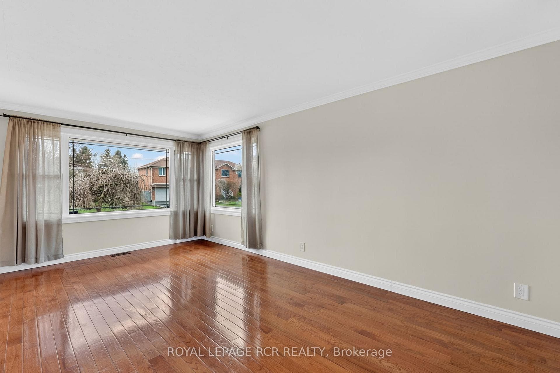 108 Allan Street photo 18