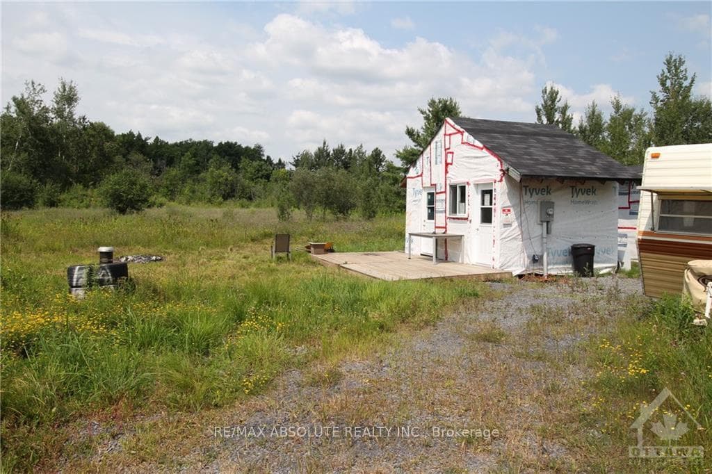 19159 BEAVERBROOK Road photo 4