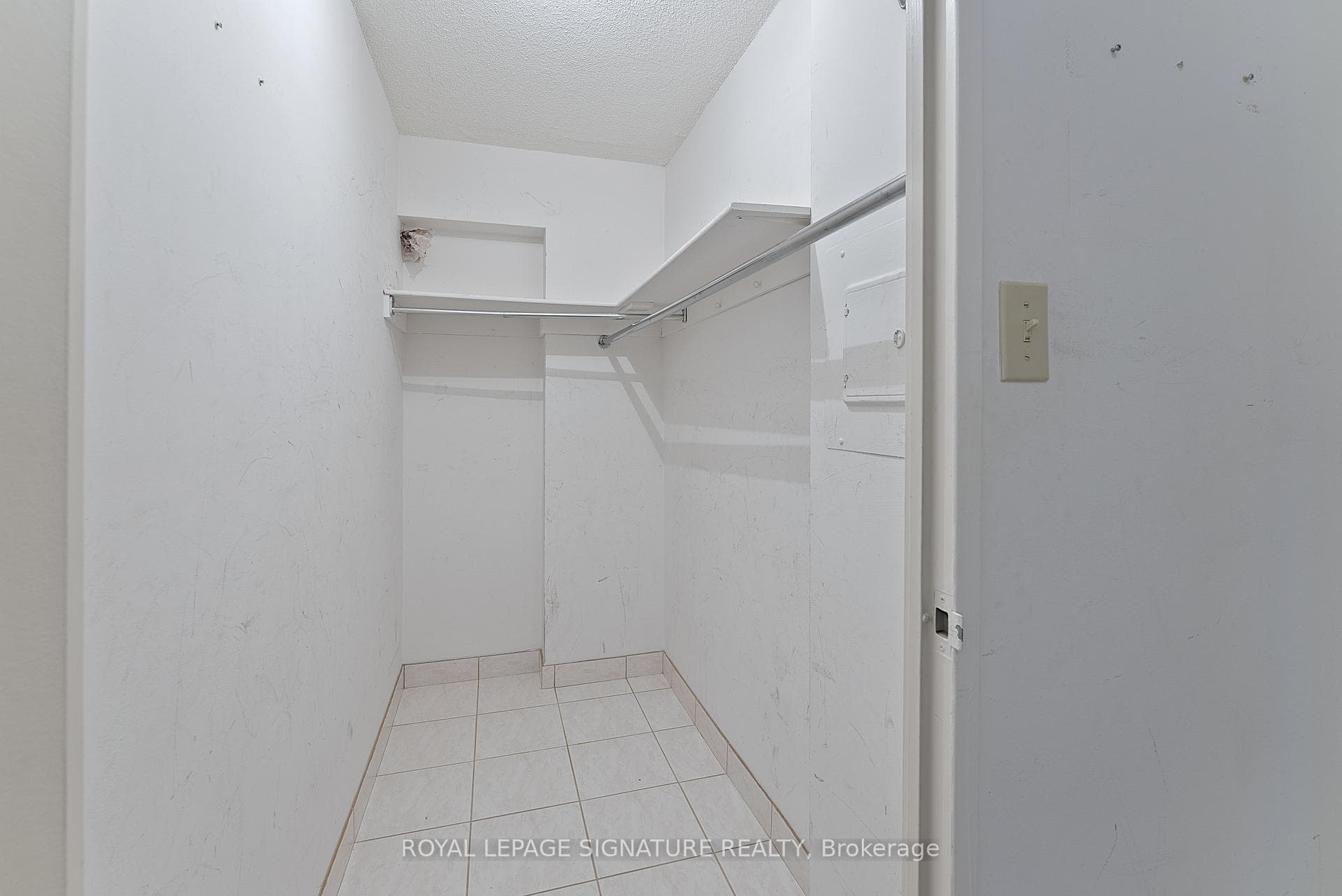 62 Wellesley Street Unit 1001 photo 36