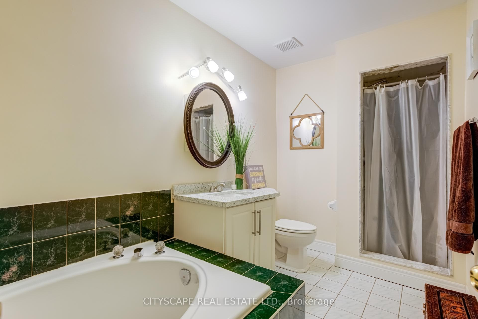102 Richwood Crescent photo 14