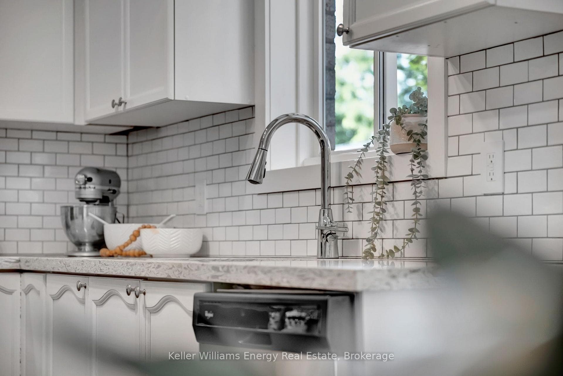4 Primeau Avenue photo 14