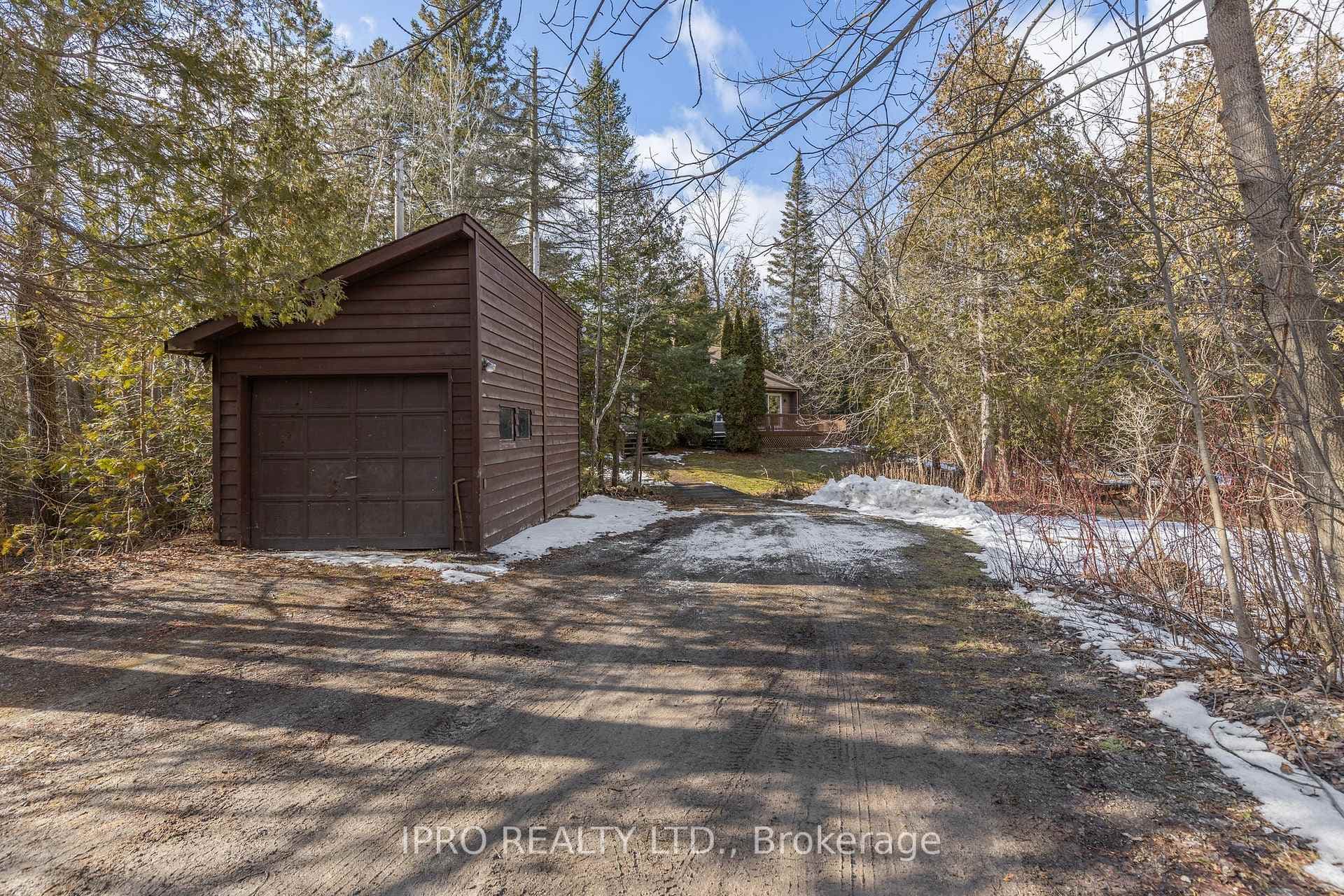 308041 Hockley Road photo 2