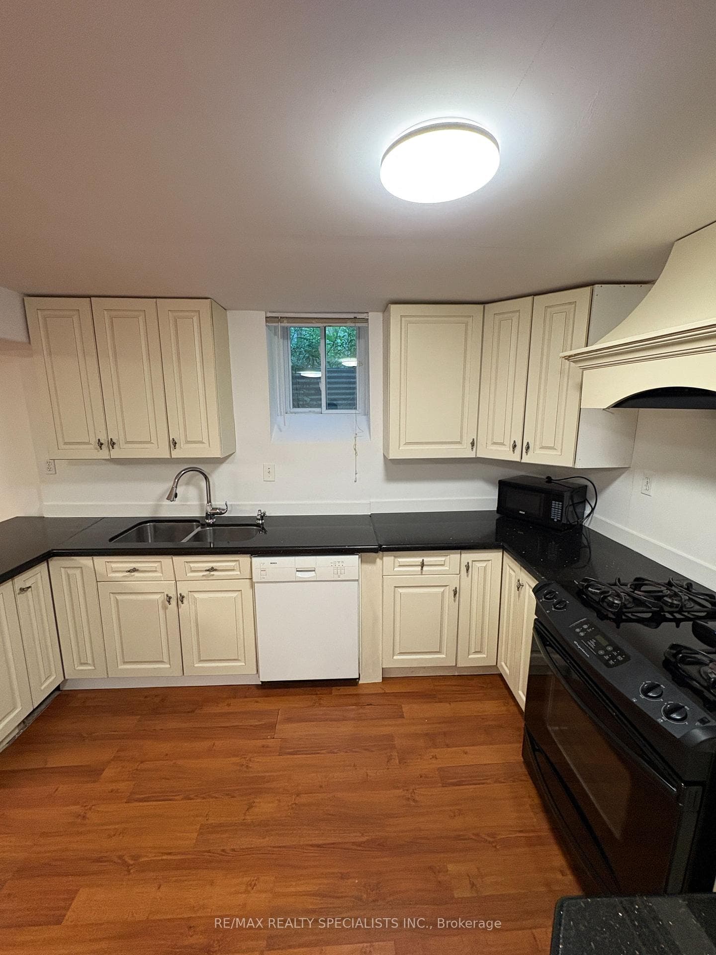 48 Londonderry Drive Unit BSMT photo 5