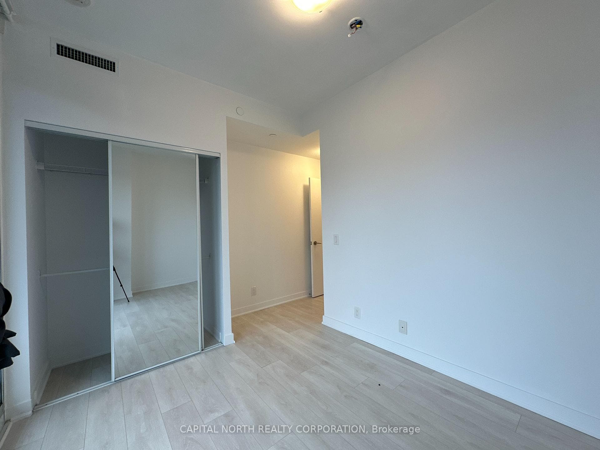 120 Parliament Street Unit 402 photo 20