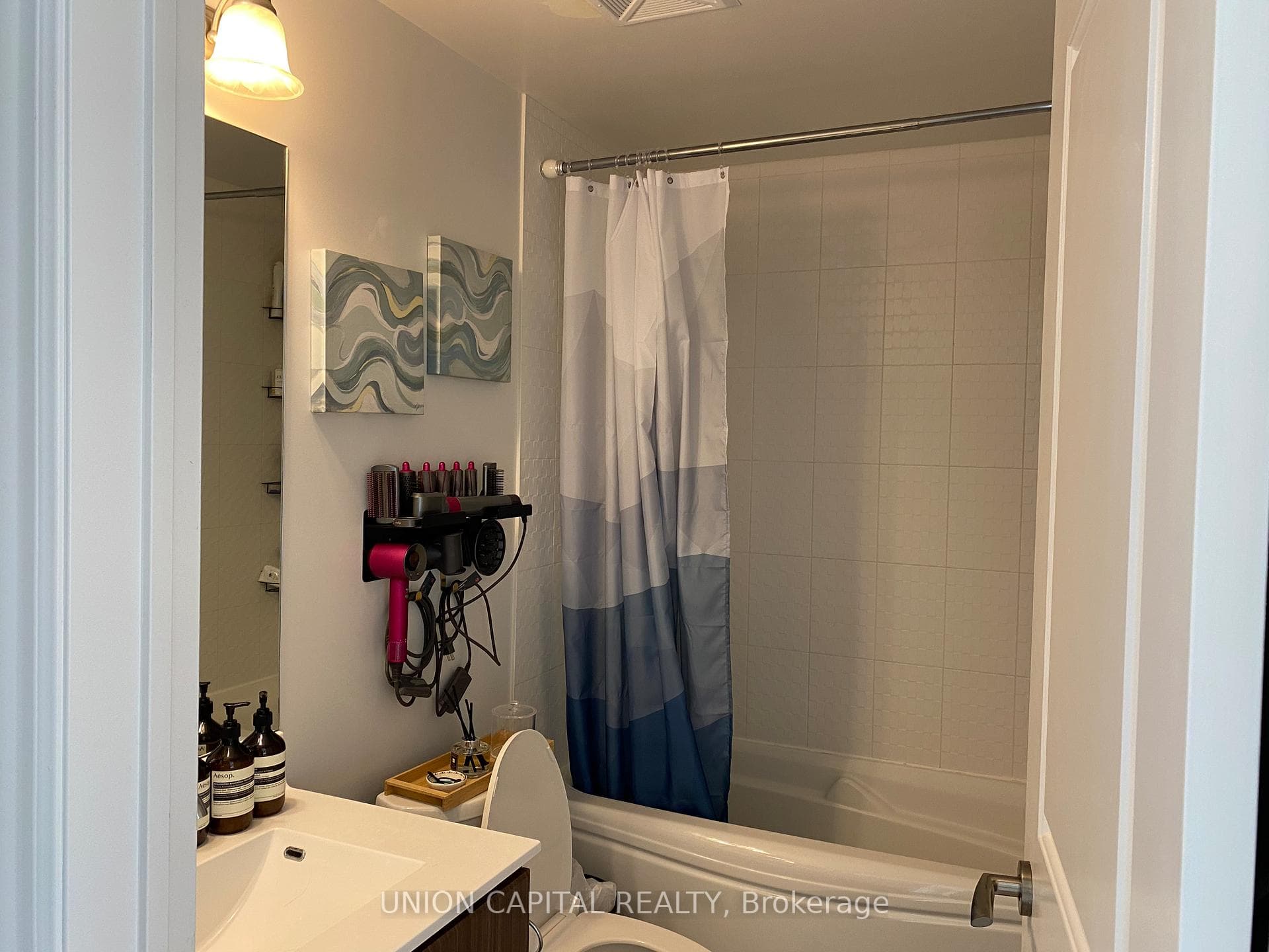 38 Cedarland Drive Unit 1010 photo 4