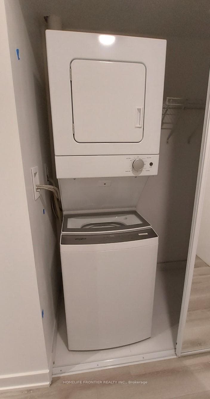 230 Simcoe Street Unit 1911 photo 4