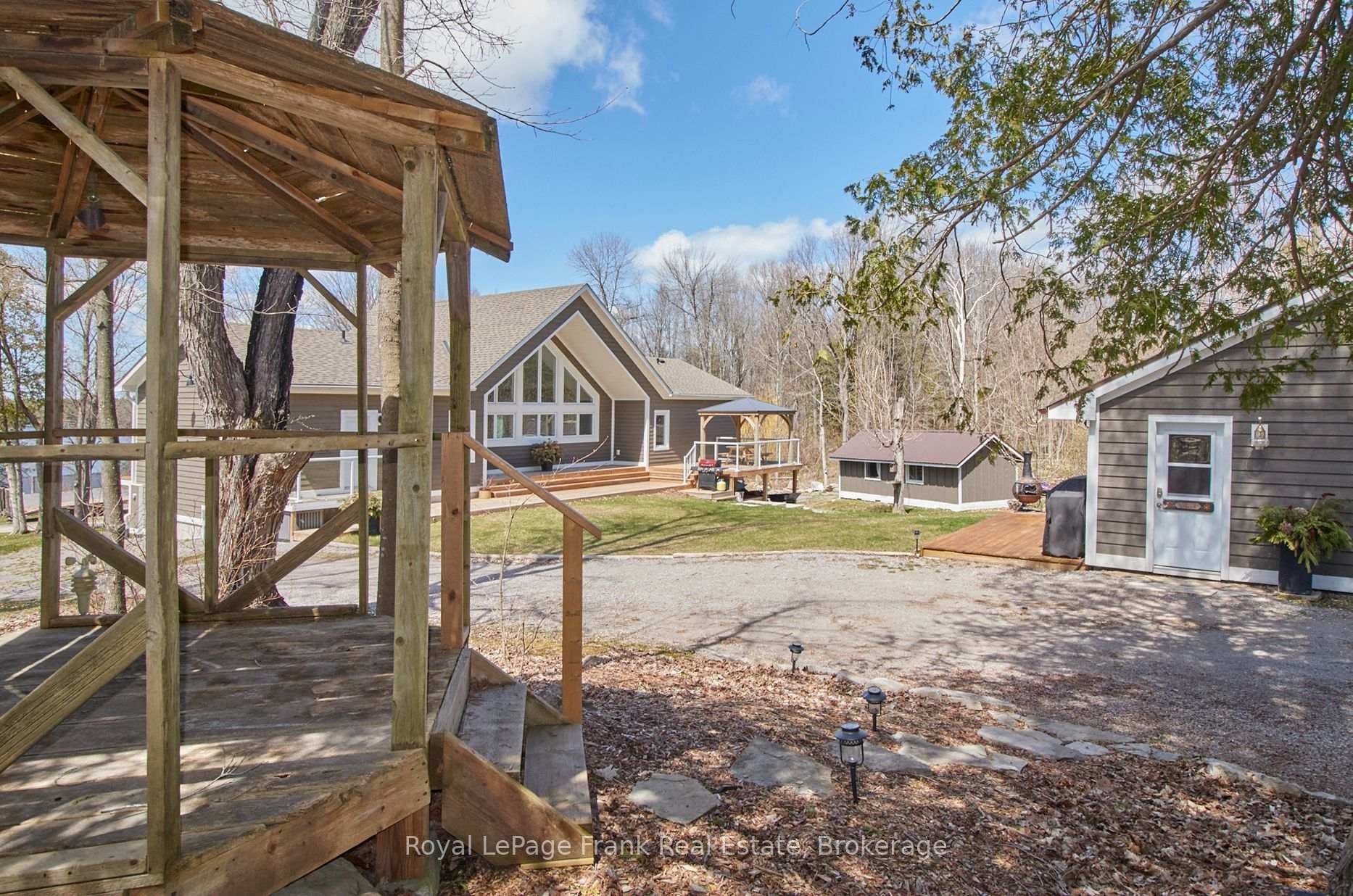 2269 McCracken's Landing Road photo 26