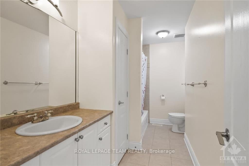 128 OAKFIELD Crescent photo 24