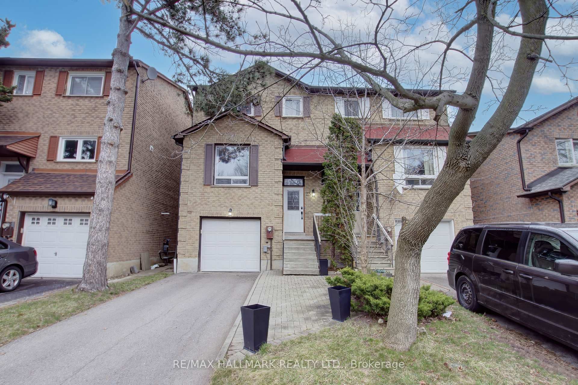 23 Cottonwood Court photo 1