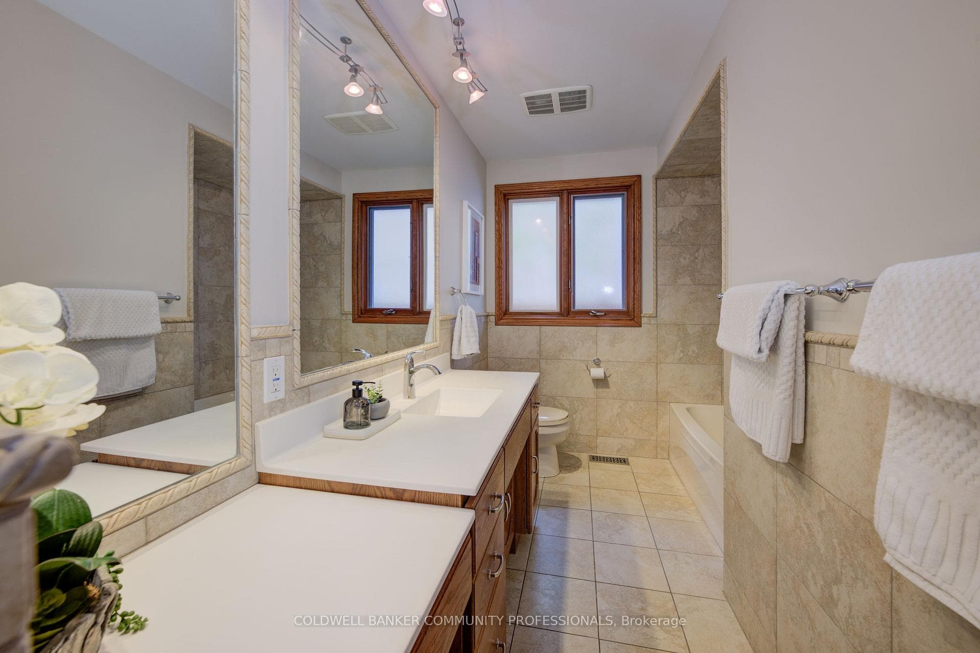 33 Fairlawn Court photo 22