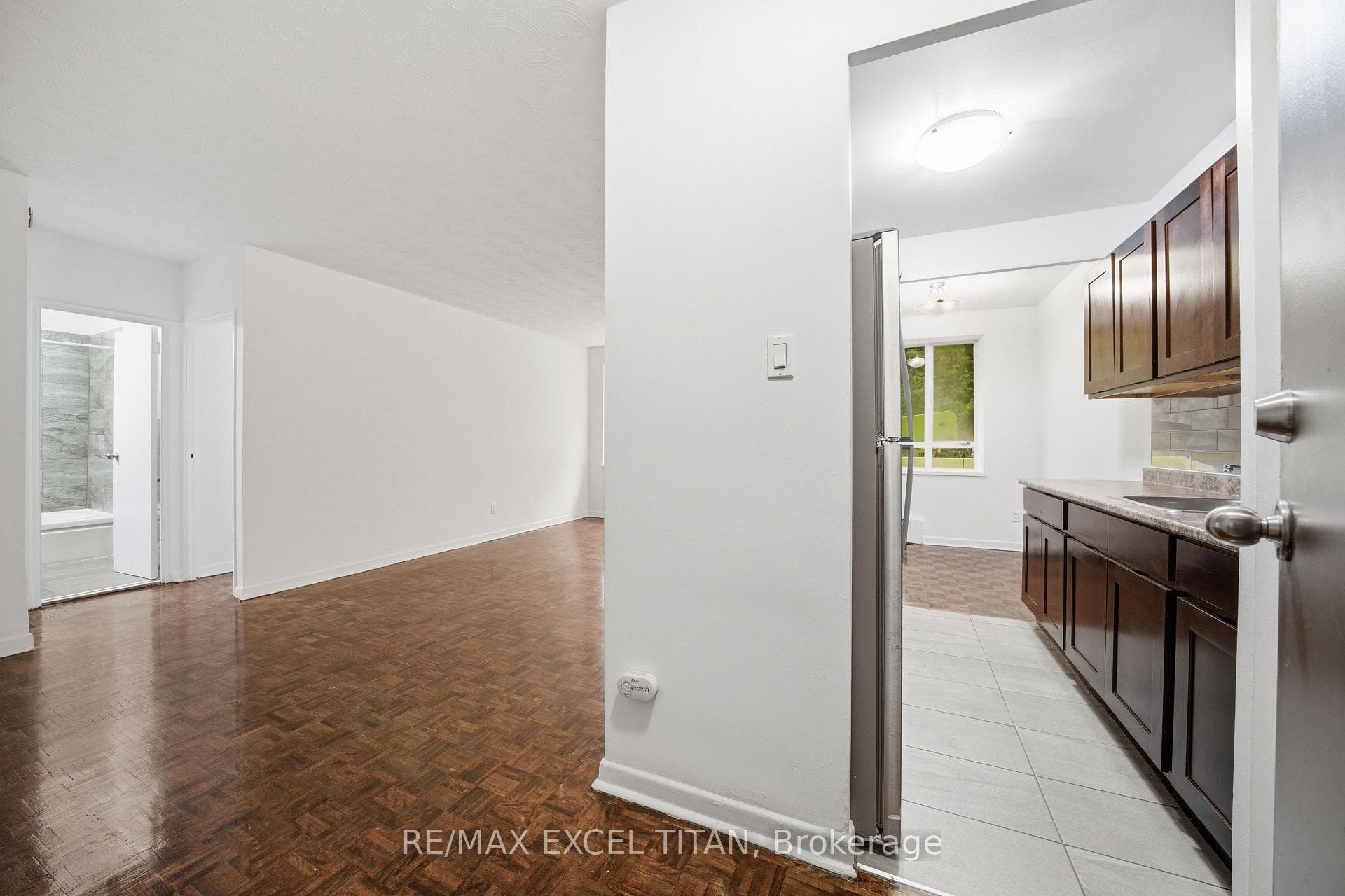 2895 Bathurst Street Unit 108 photo 18