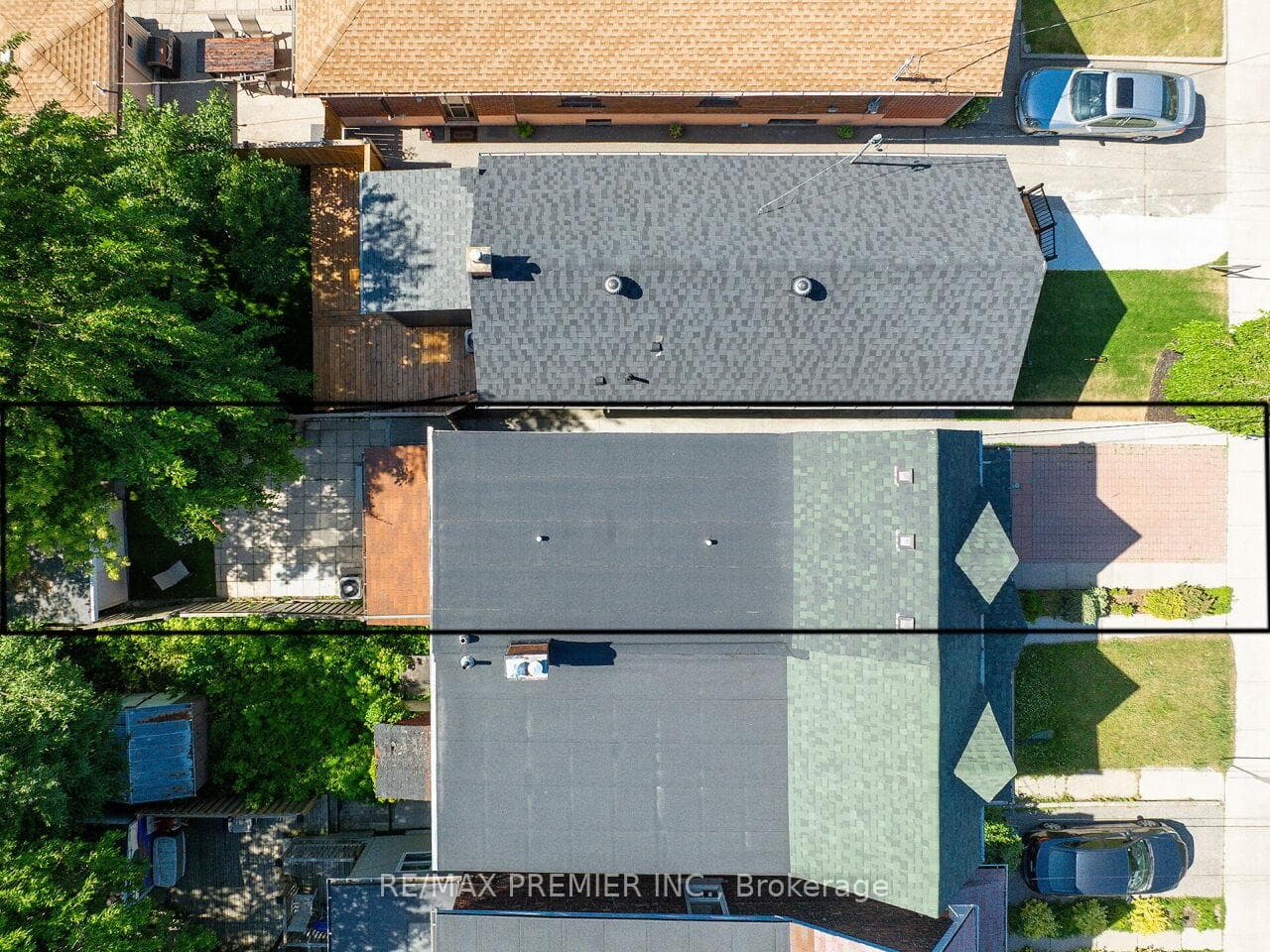 884 Runnymede Road photo 40