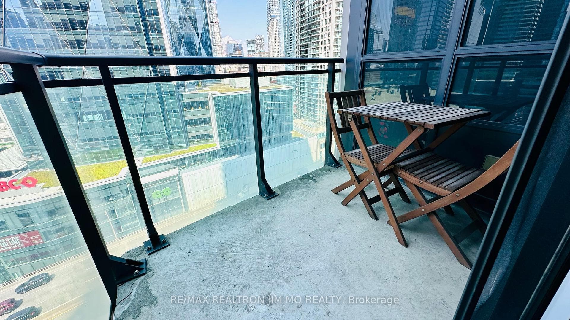 18 Harbour Street Unit 1704 photo 16