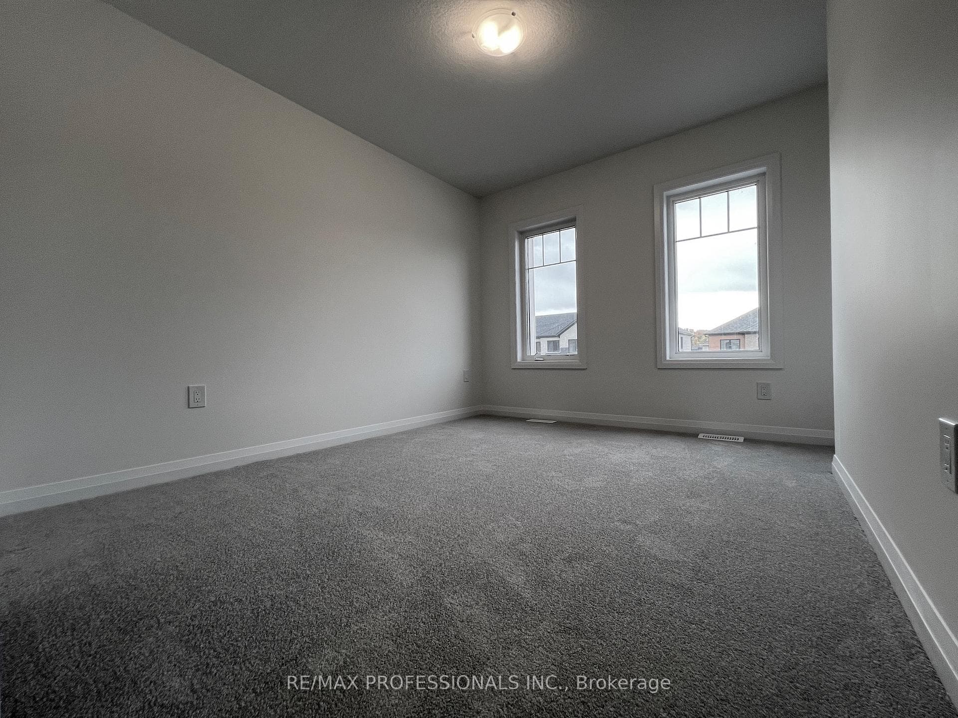 110 Granville Crescent photo 25