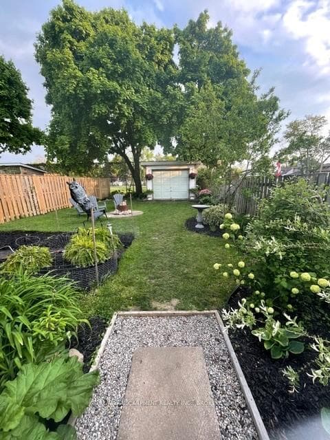 312 Clarence Street photo 22