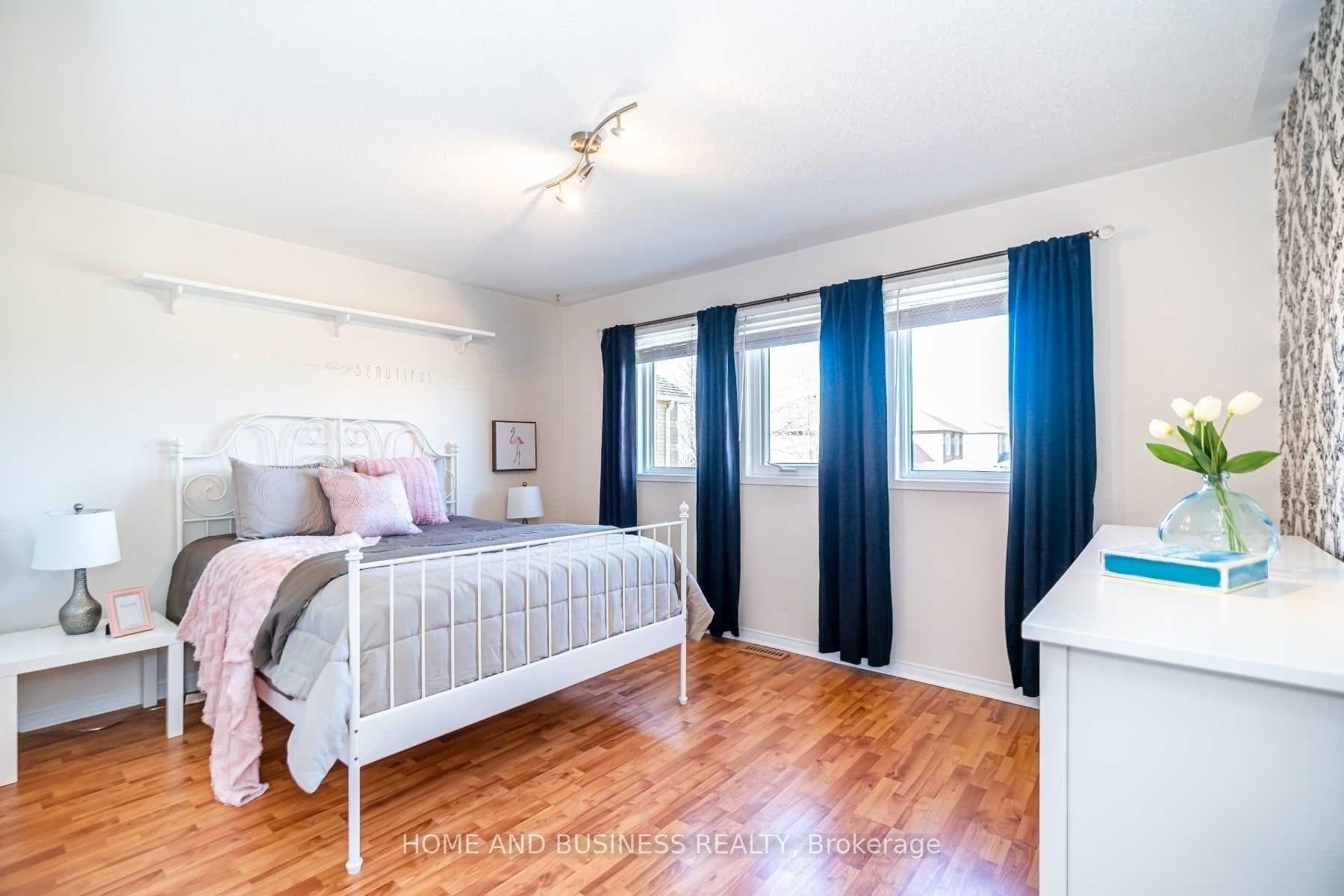 9 Shipp Crescent photo 6