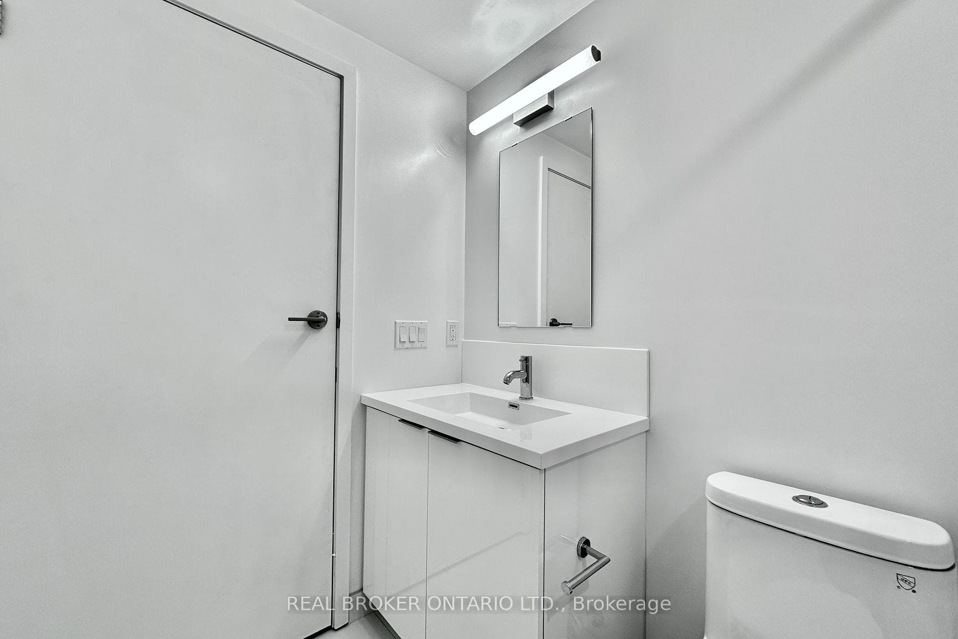 121 St Patrick Street Unit 1513 photo 24