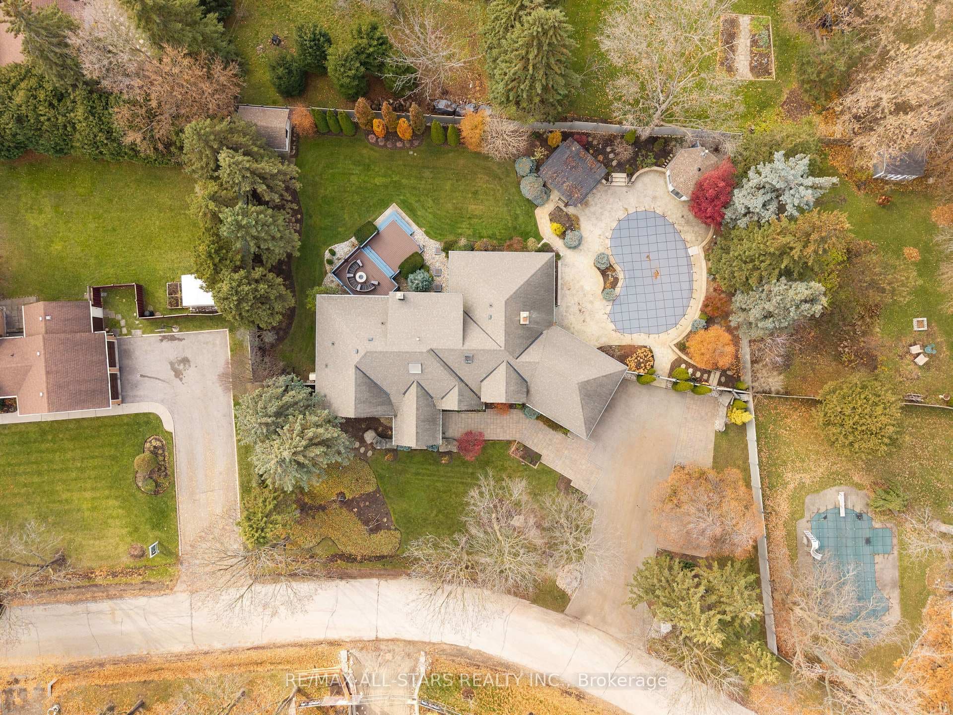 6 Boyd Court photo 4